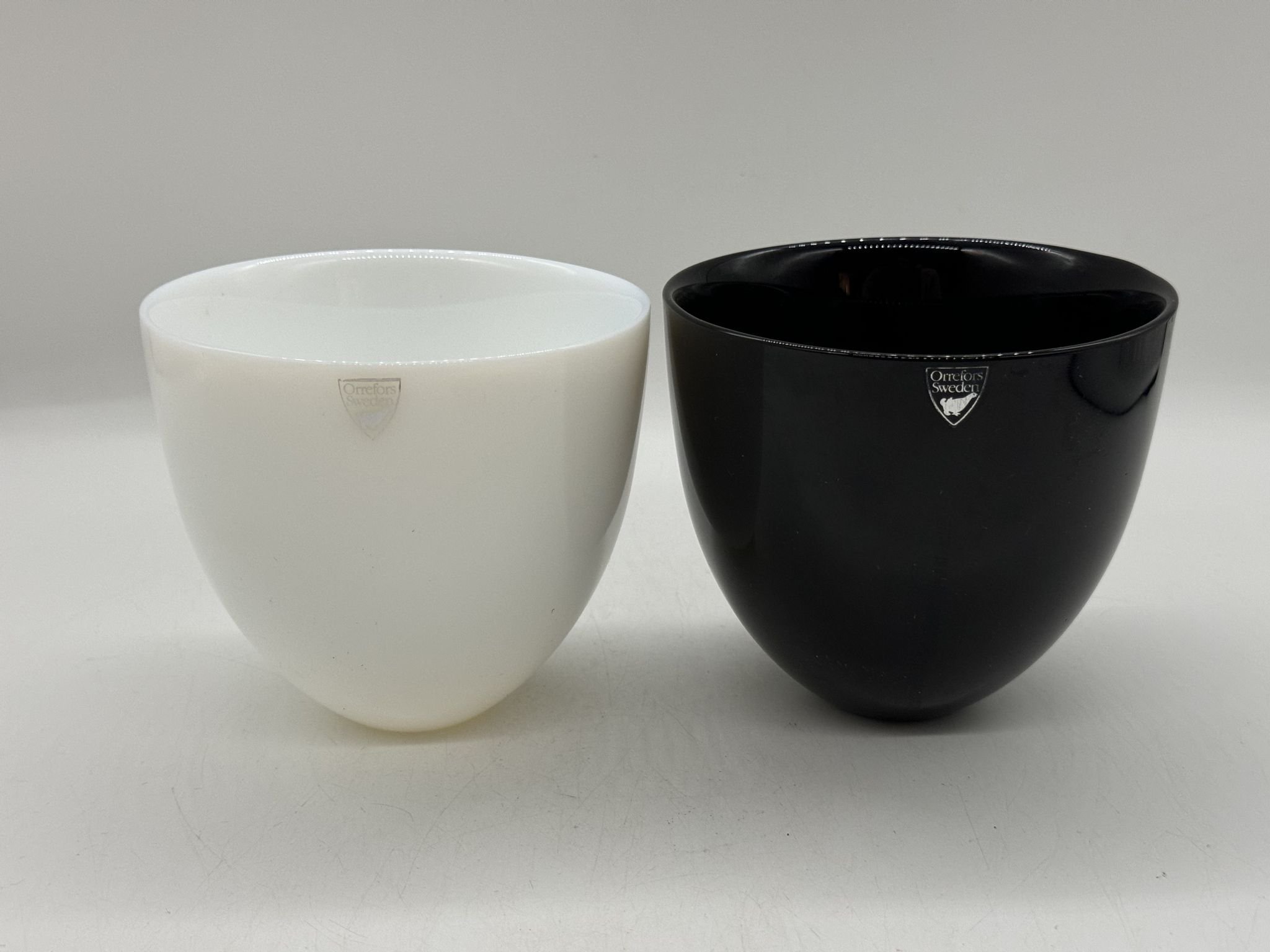 SKÅLAR 2 ST I GLAS / KONSTGLAS ORREFORS PASTILLO DESIGN LENA BERGSTRÖM SIGN