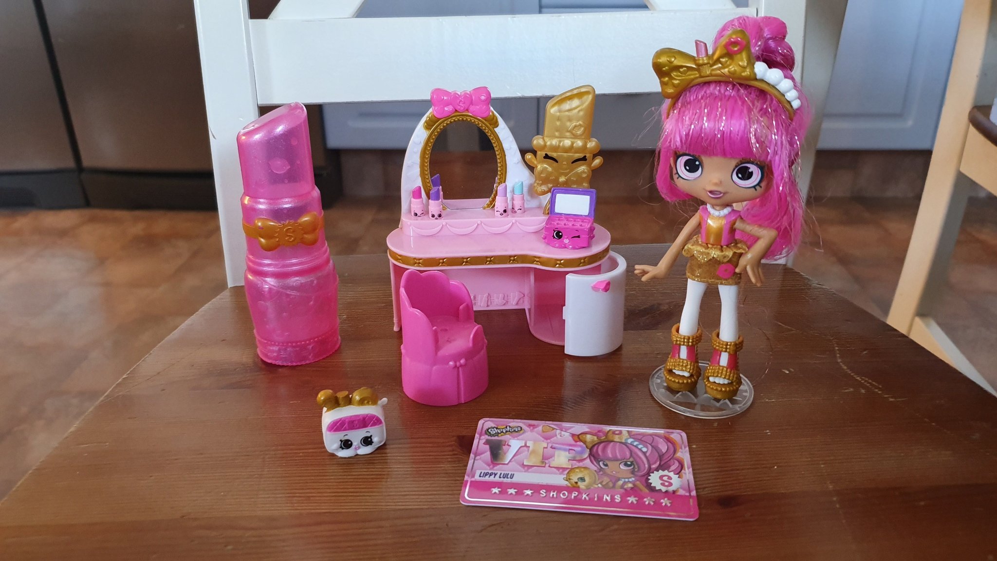shopkins shoppies lippy lulu's beauty boutique