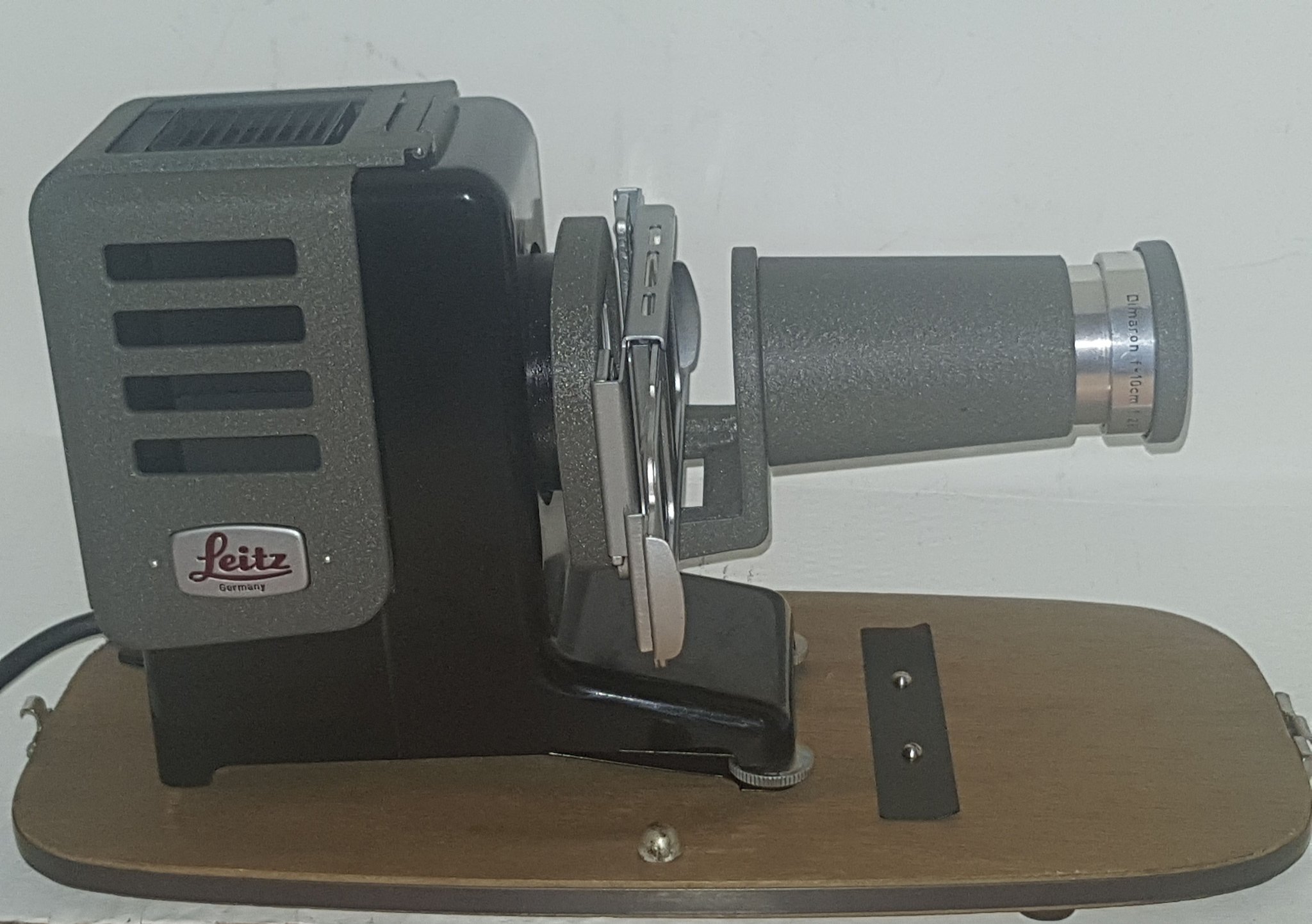 LEITZ PROJEKTOR GERMANY (432857192) ᐈ Köp på Tradera