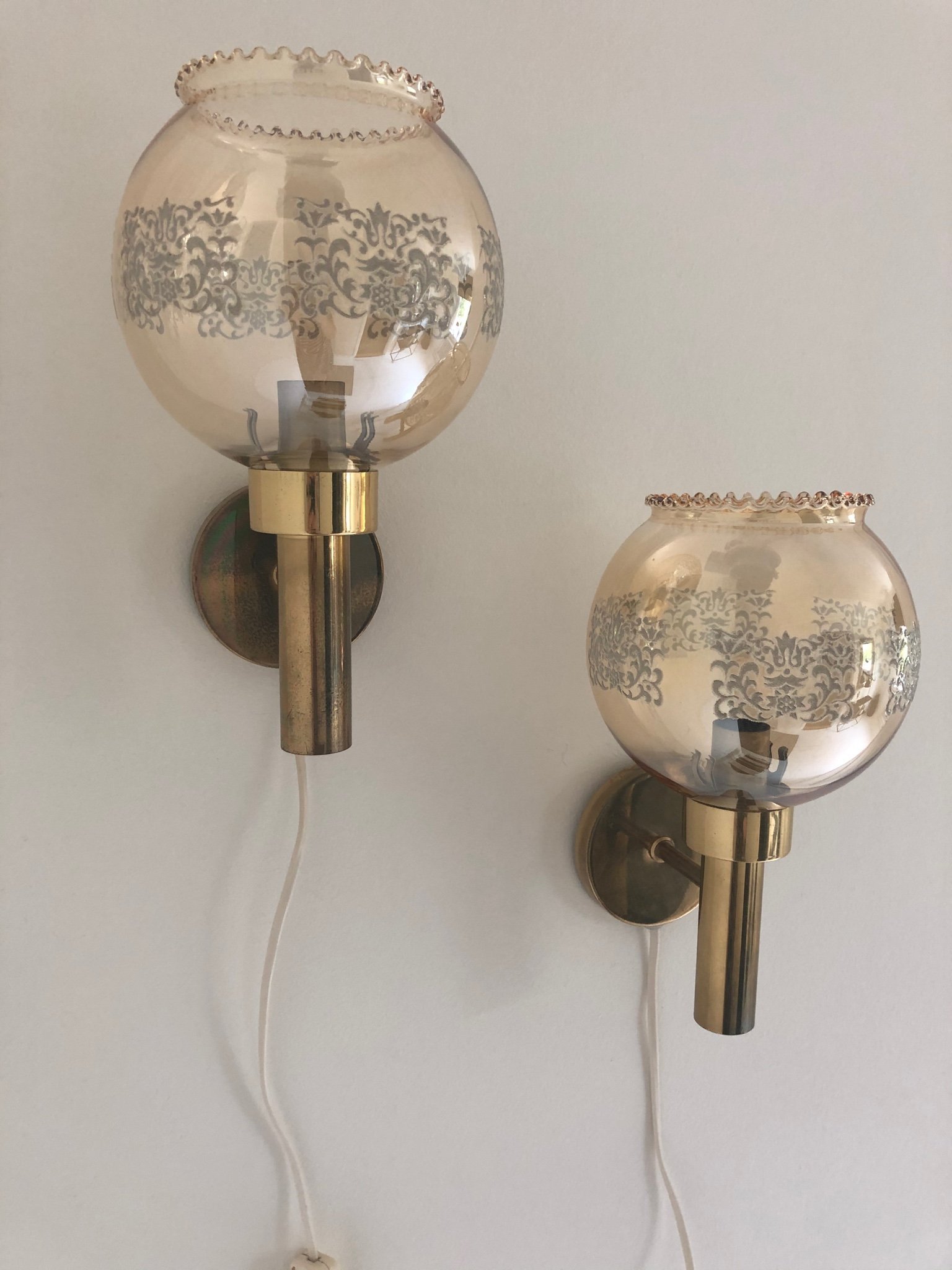Lampor lampa lampetter lampett mässing guld rökfärgad kupa glas retro vägglampa Lampor lampa lampetter lampett mässing guld rökfärgad kupa glas retro vägglampa