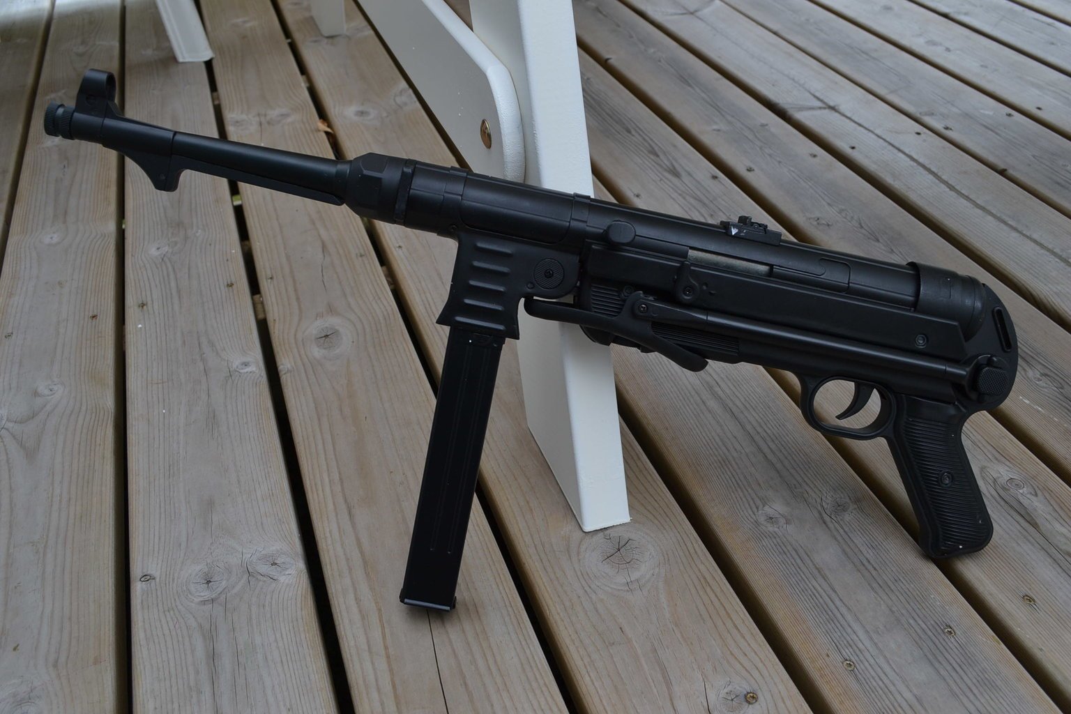 MP007 "MP40" (AGM) Metall Eldriven Airsoft Svart SMG Ny