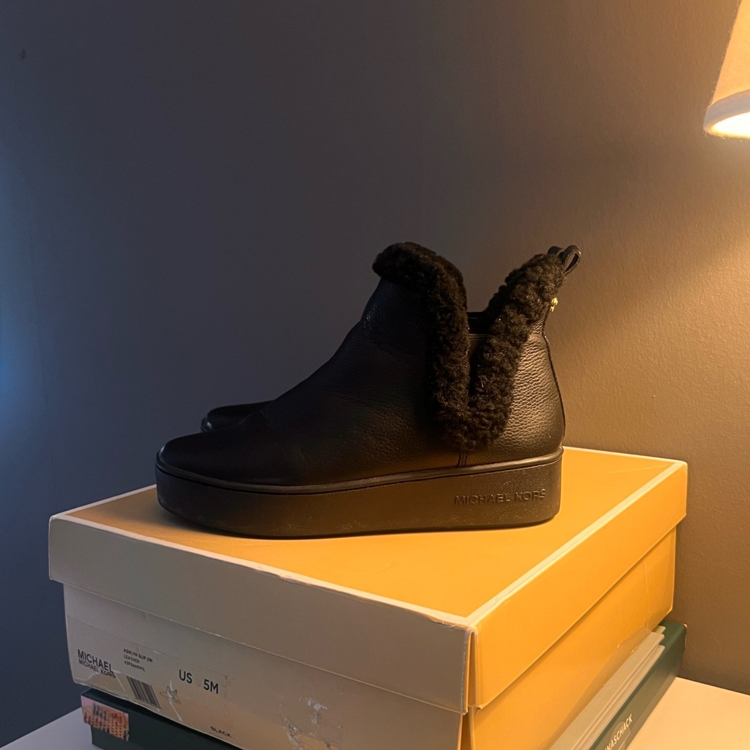 Michael kors 2024 ashlyn slip on