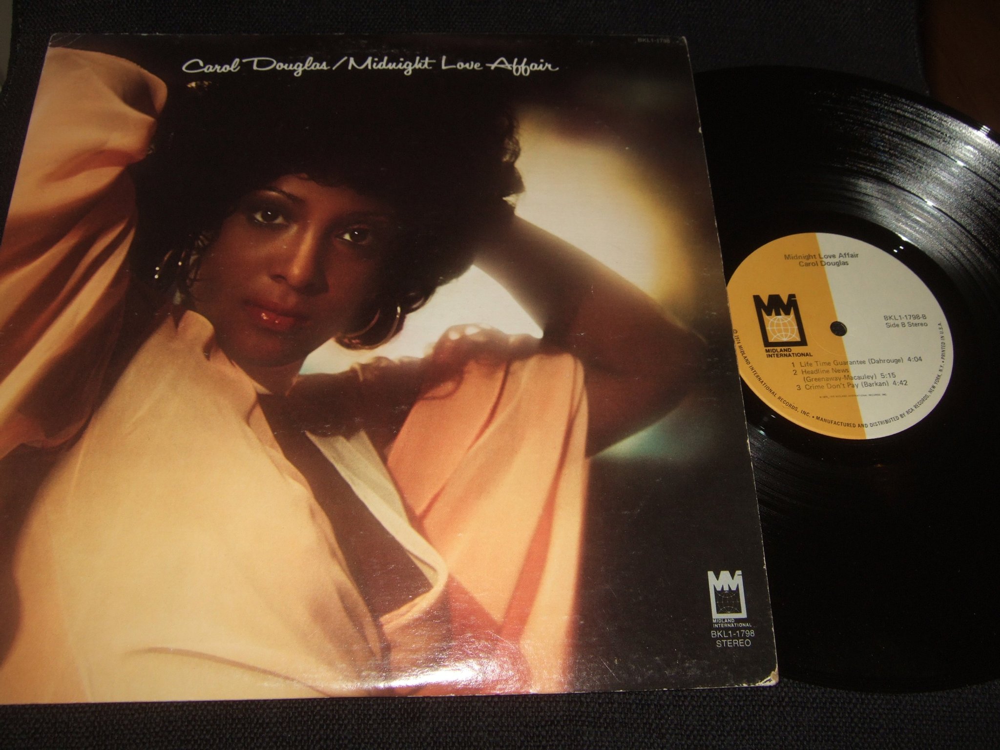 LP - CAROL DOUGLAS. Midnight Love Affair. 1976 | Köp på Tradera