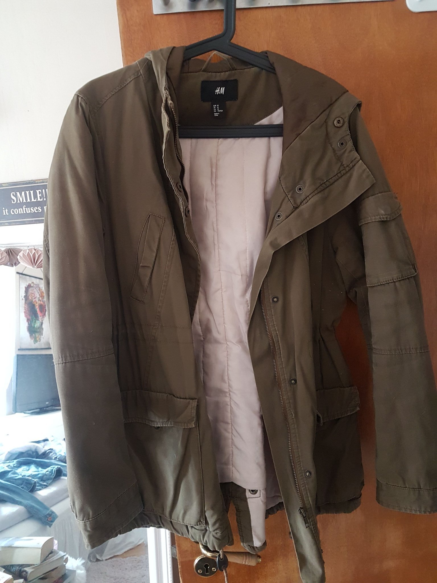Skön lätt fodrad jacka st 40 H&M olivgrön (414114705) ᐈ Köp Vinterjackor för dam Bra fodrade jackor SMILE.