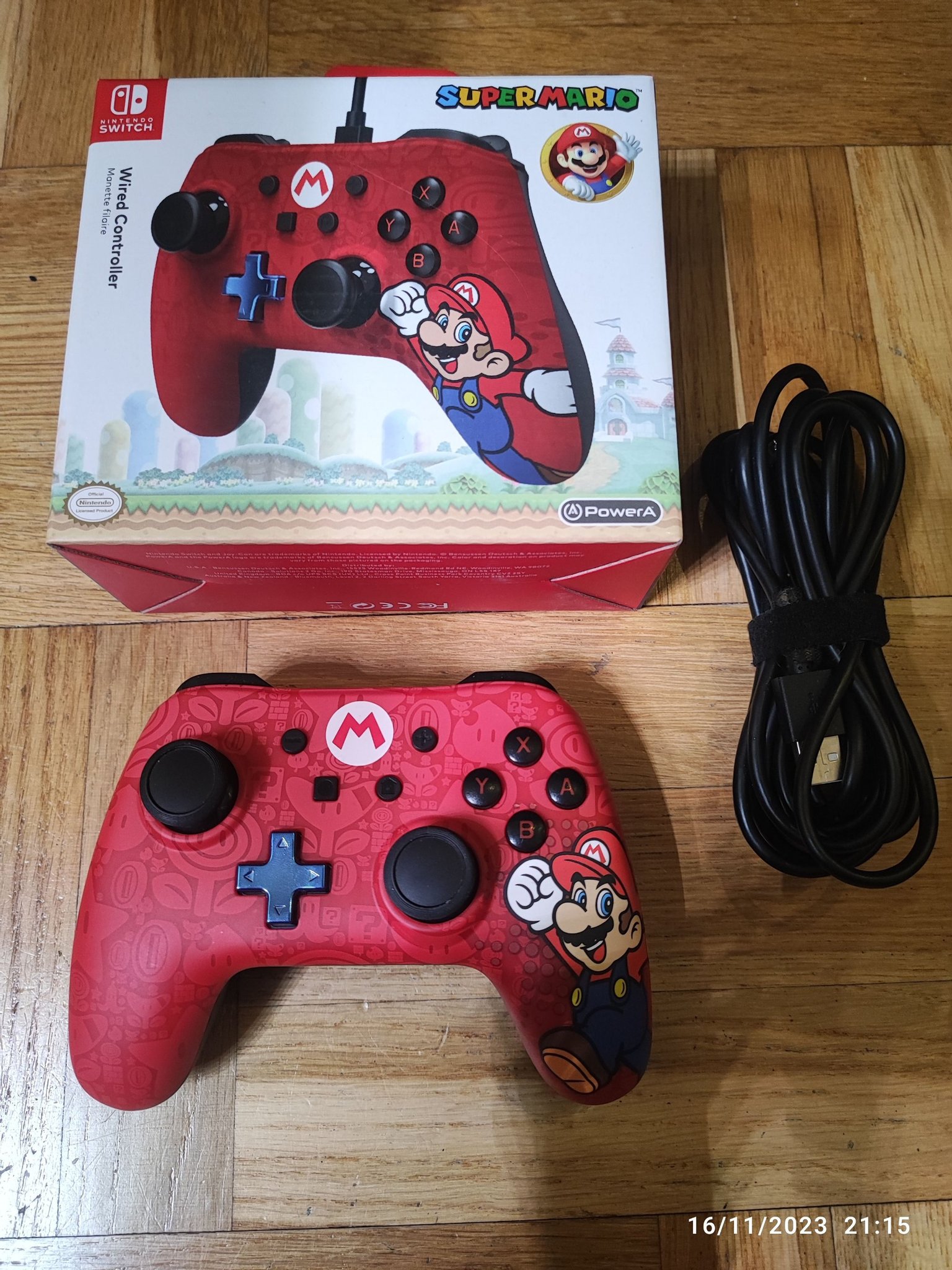 Nintendo Switch kontroll Super Mario edition Köp på Tradera (614821073)