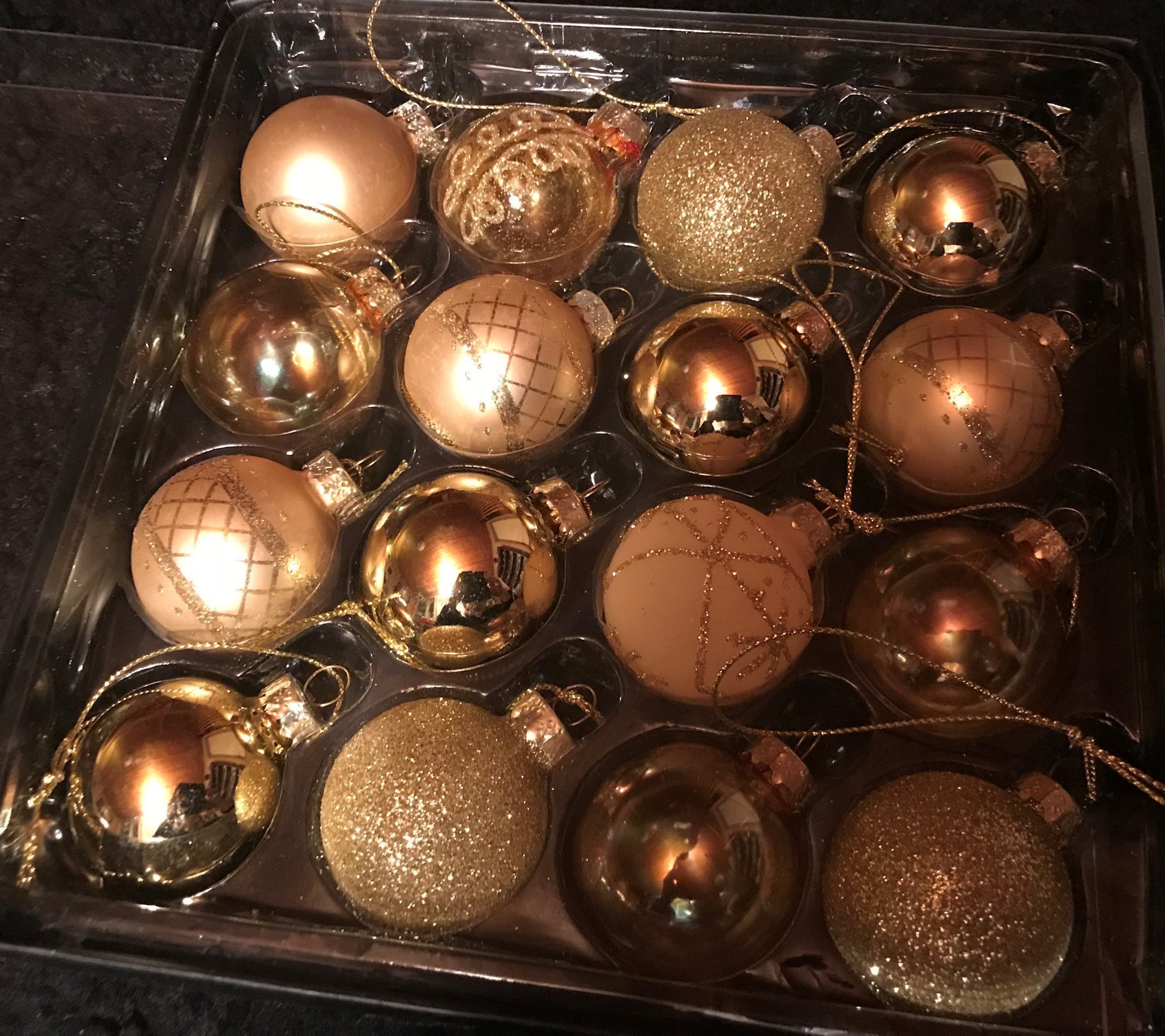 16 st Små Glittrande Guldiga Julgranskulor i G.. (413801969) ᐈ Köp på