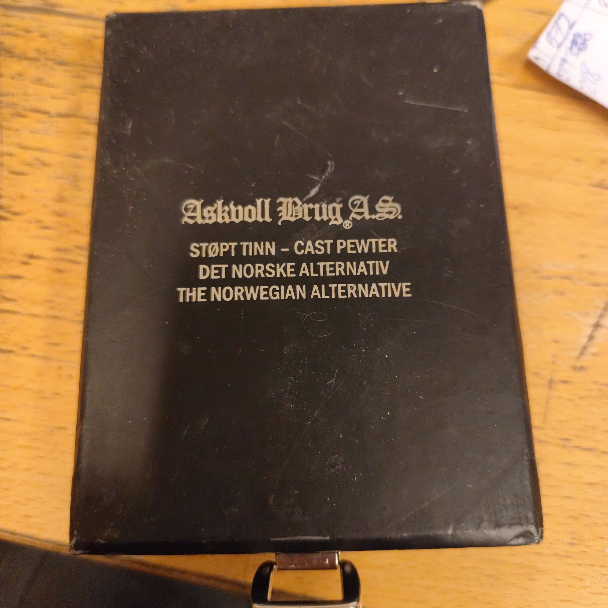 Se produkter som liknar Askvoll Brug A.S. Sked i etui på Tradera