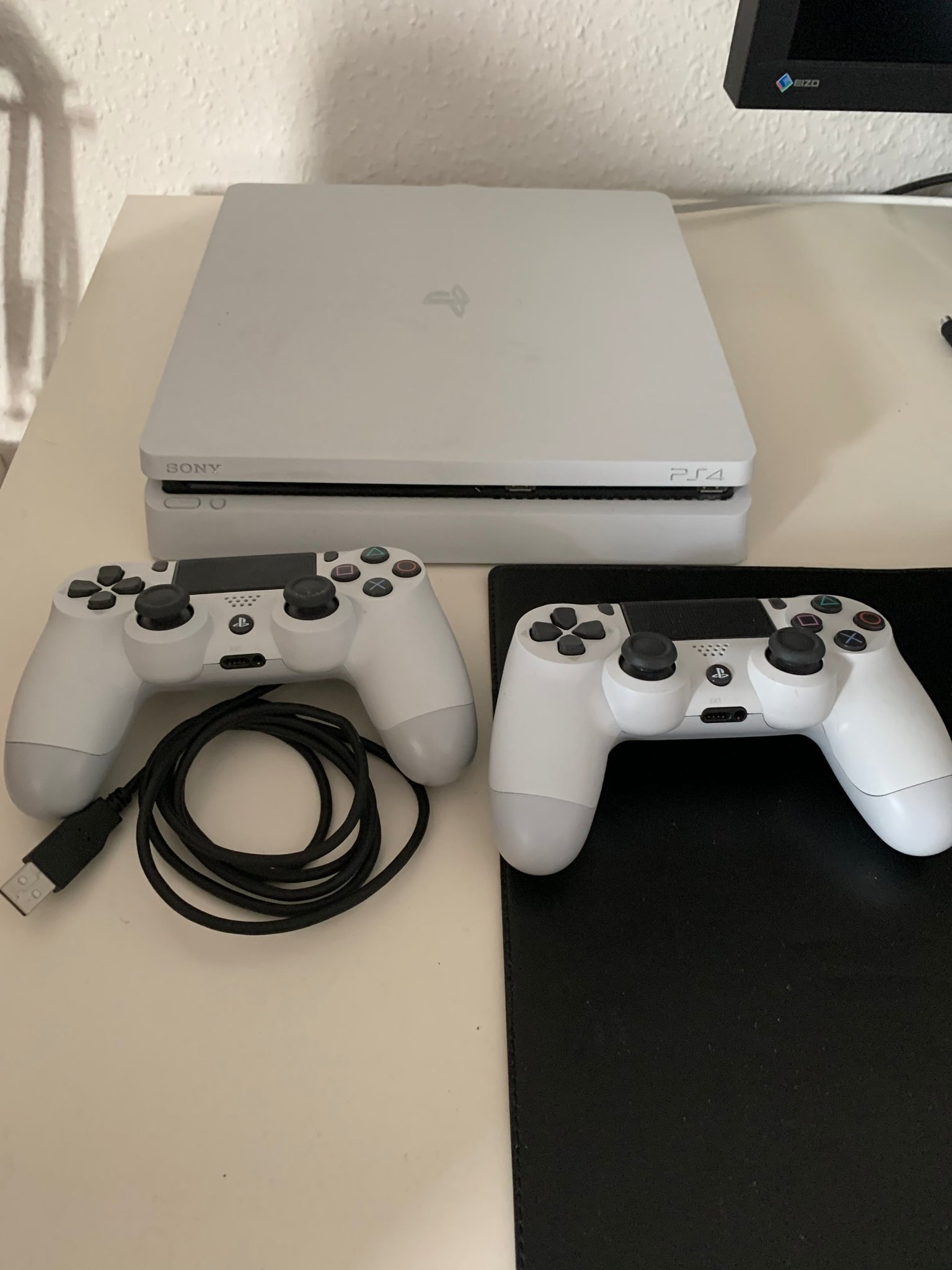 Ps4 Slim Eller Ps4 Pro