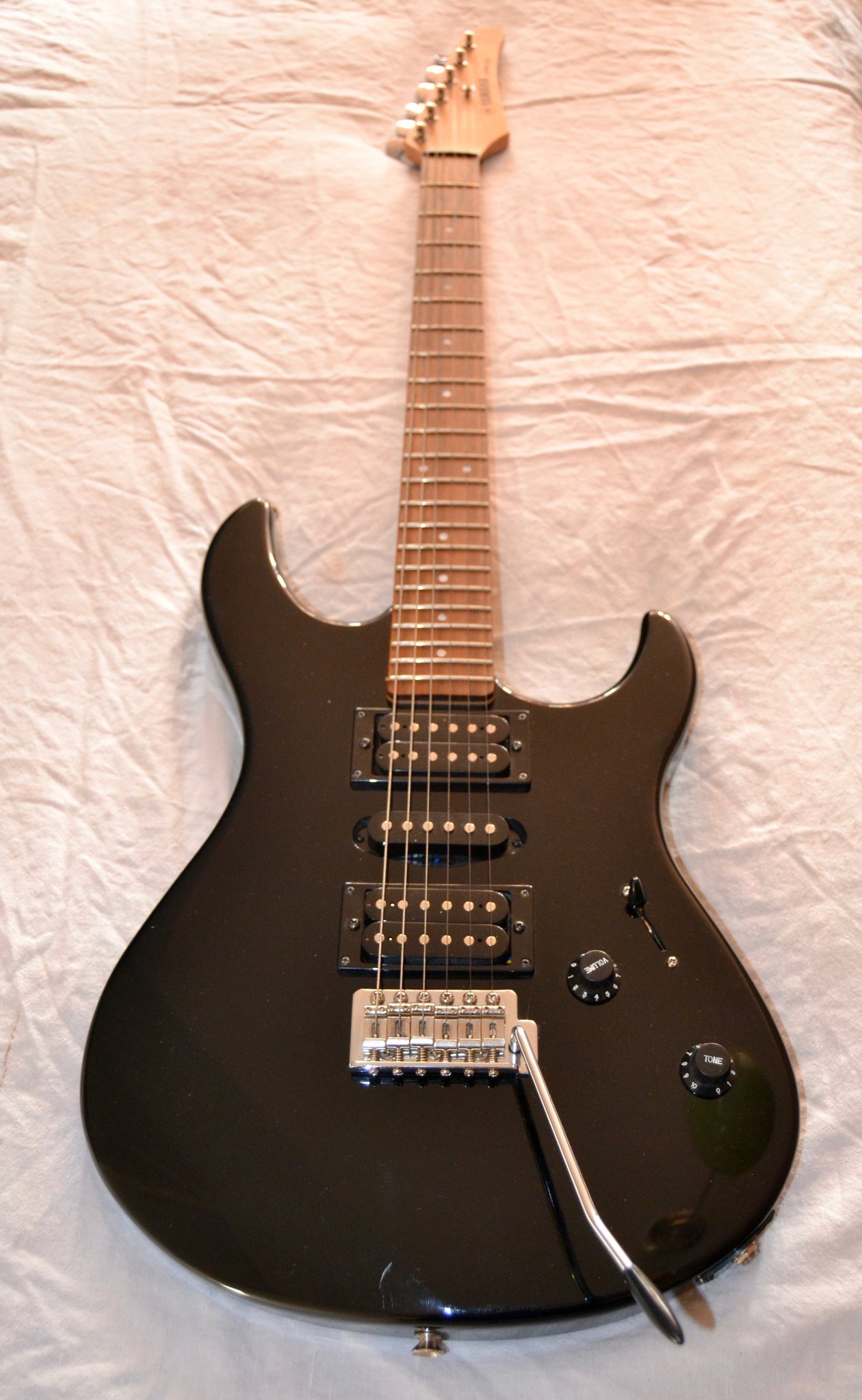 Yamaha El Guitar ERG 121 Made in Indonisia (370072933) ᐈ Köp på Tradera