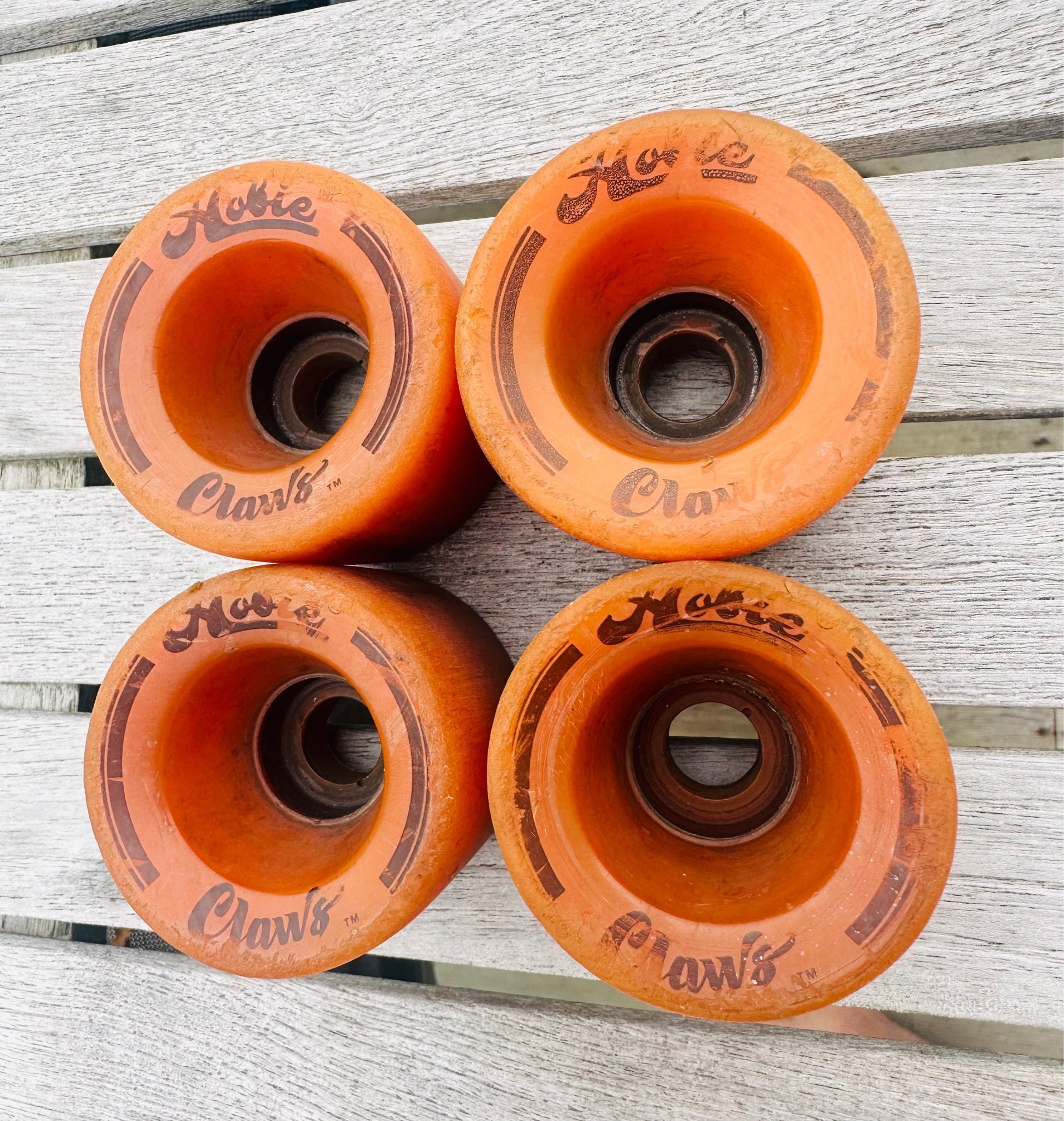 Se produkter som liknar Hobie Claws Skateboard 70tal.. på Tradera