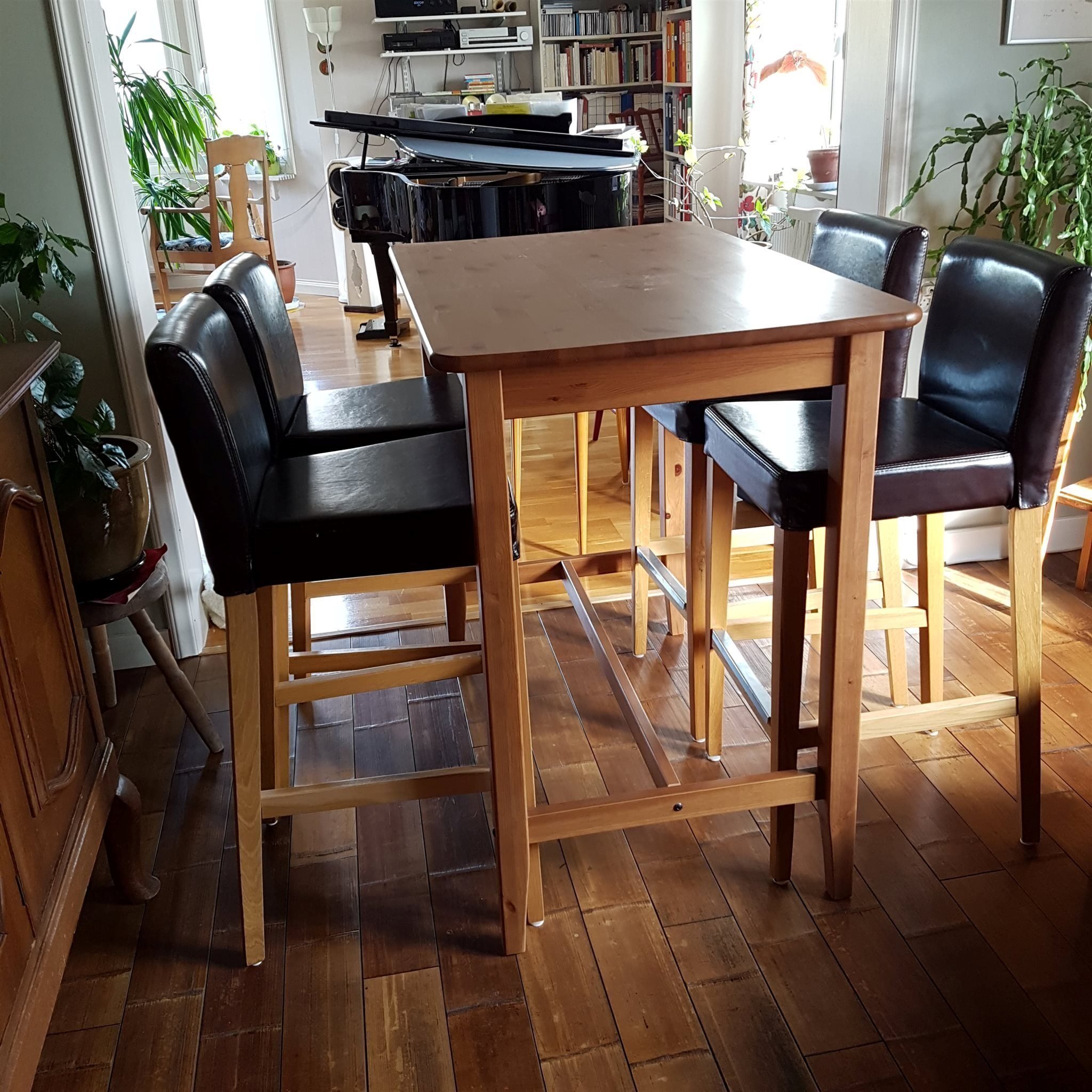 Barbord, 4 stolar, barstol, läder, IKEA, paket, Henriksdal, bord + stolar, ek Barbord, 4 stolar, barstol, läder, IKEA, paket, Henriksdal, bord + stolar, ek