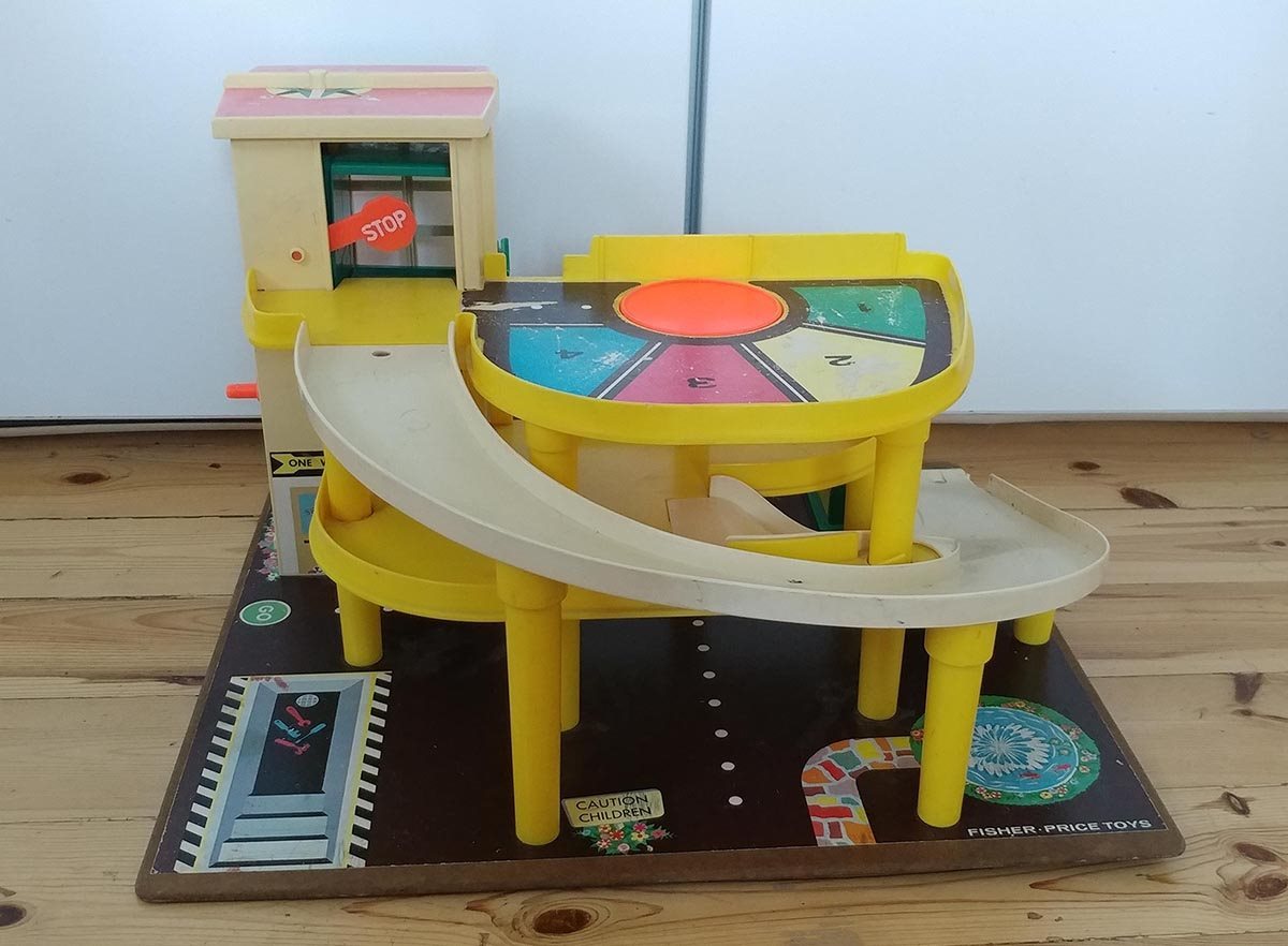 leksaksgarage i plast leksaksgarage i plast