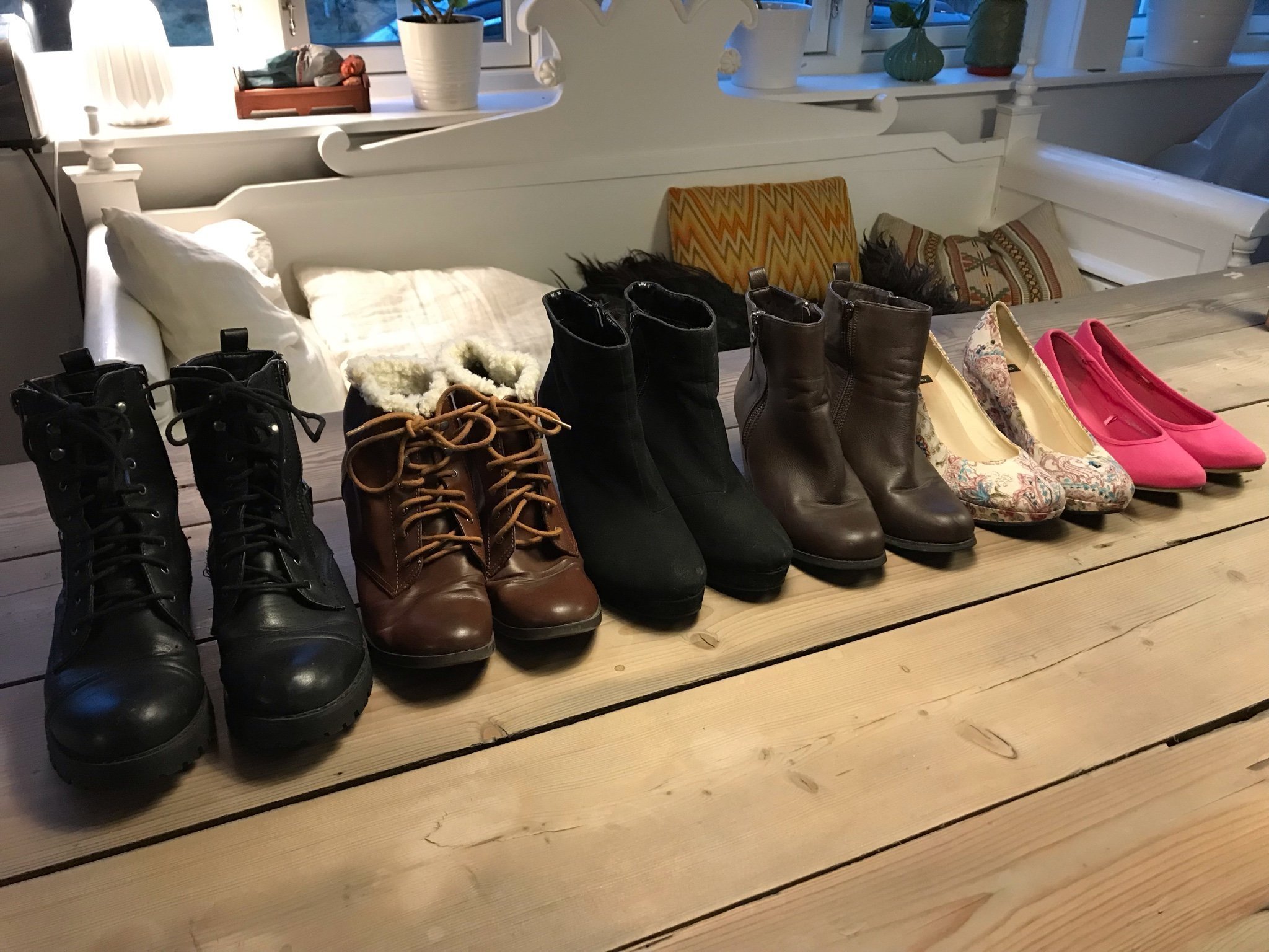 7 par skor i strl 37 38 bland annat Foppa, kängor, klackskor,pumps vagabond 7 par skor i strl 37 38 bland annat Foppa, kängor, klackskor,pumps vagabond