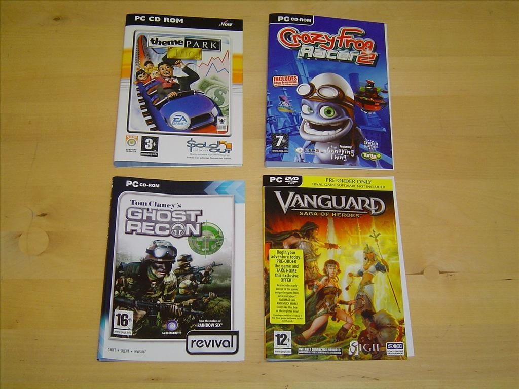 4 STYCKEN FRAM OCH BAKSIDOR TILL PC SPEL *NYTT*