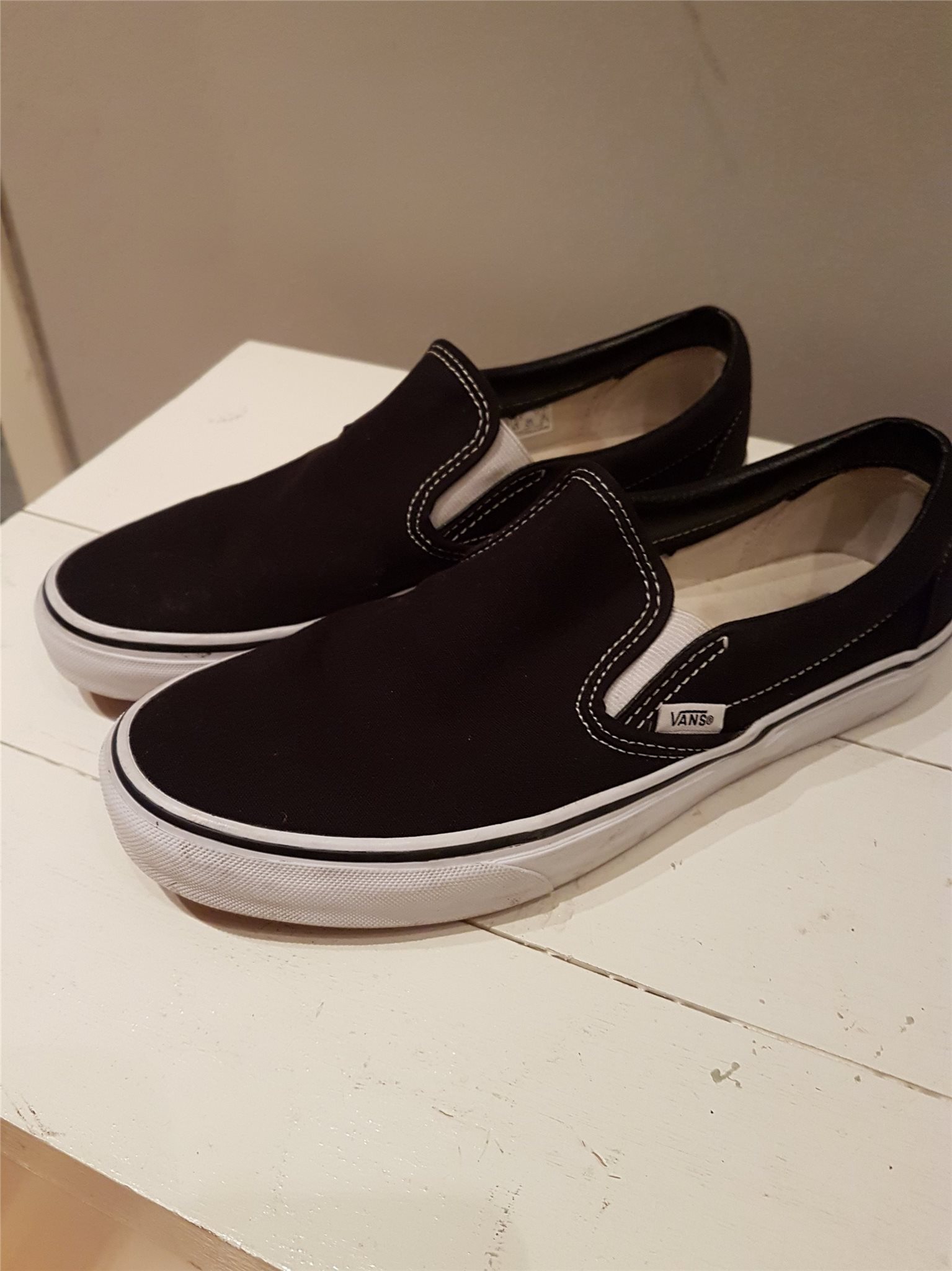 vans classic slip on svart vans classic slip on svart
