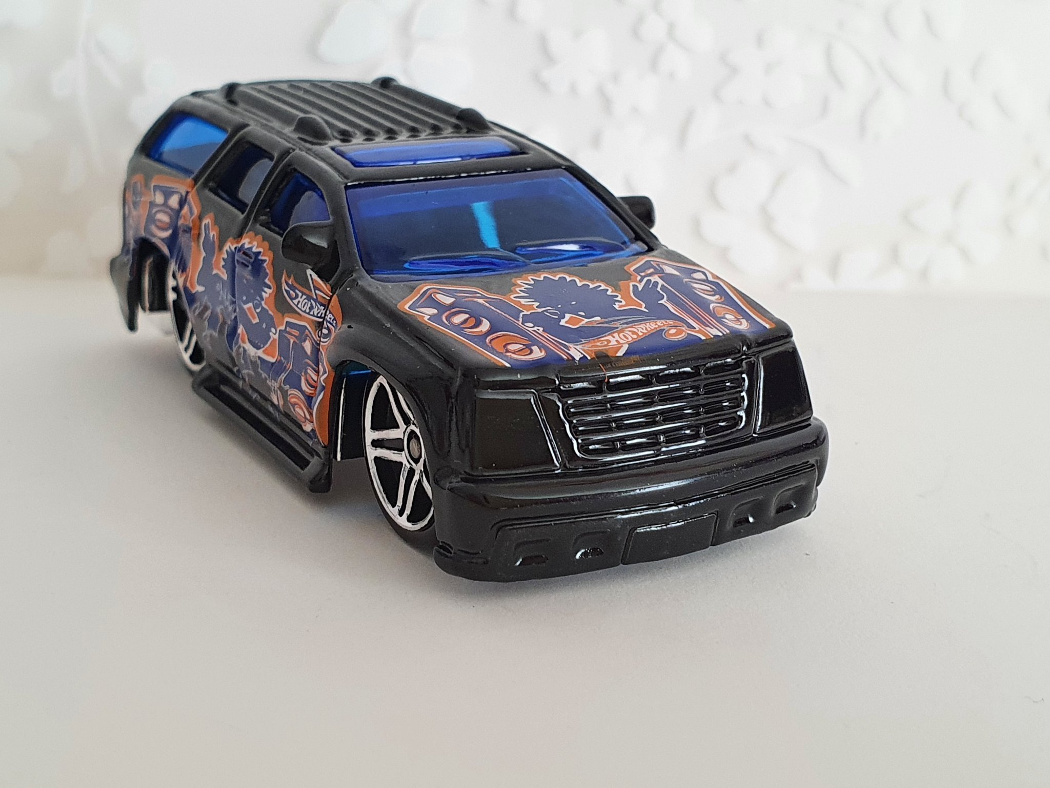 Cadillac Escalade SUV Hot Wheels 164 (413166547) ᐈ Köp på Tradera