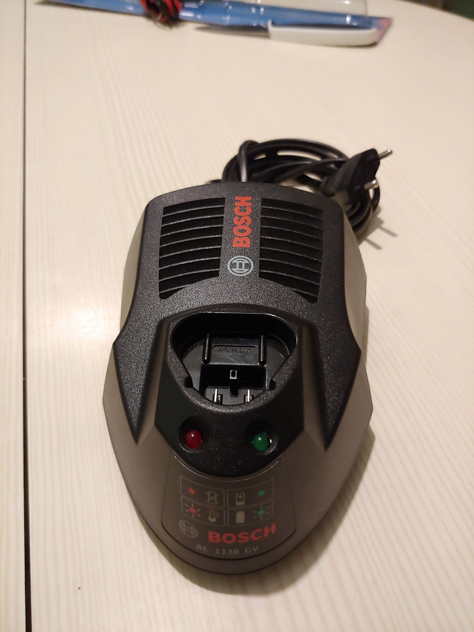Bosch 12v laddare (400316306) ᐈ Köp på Tradera
