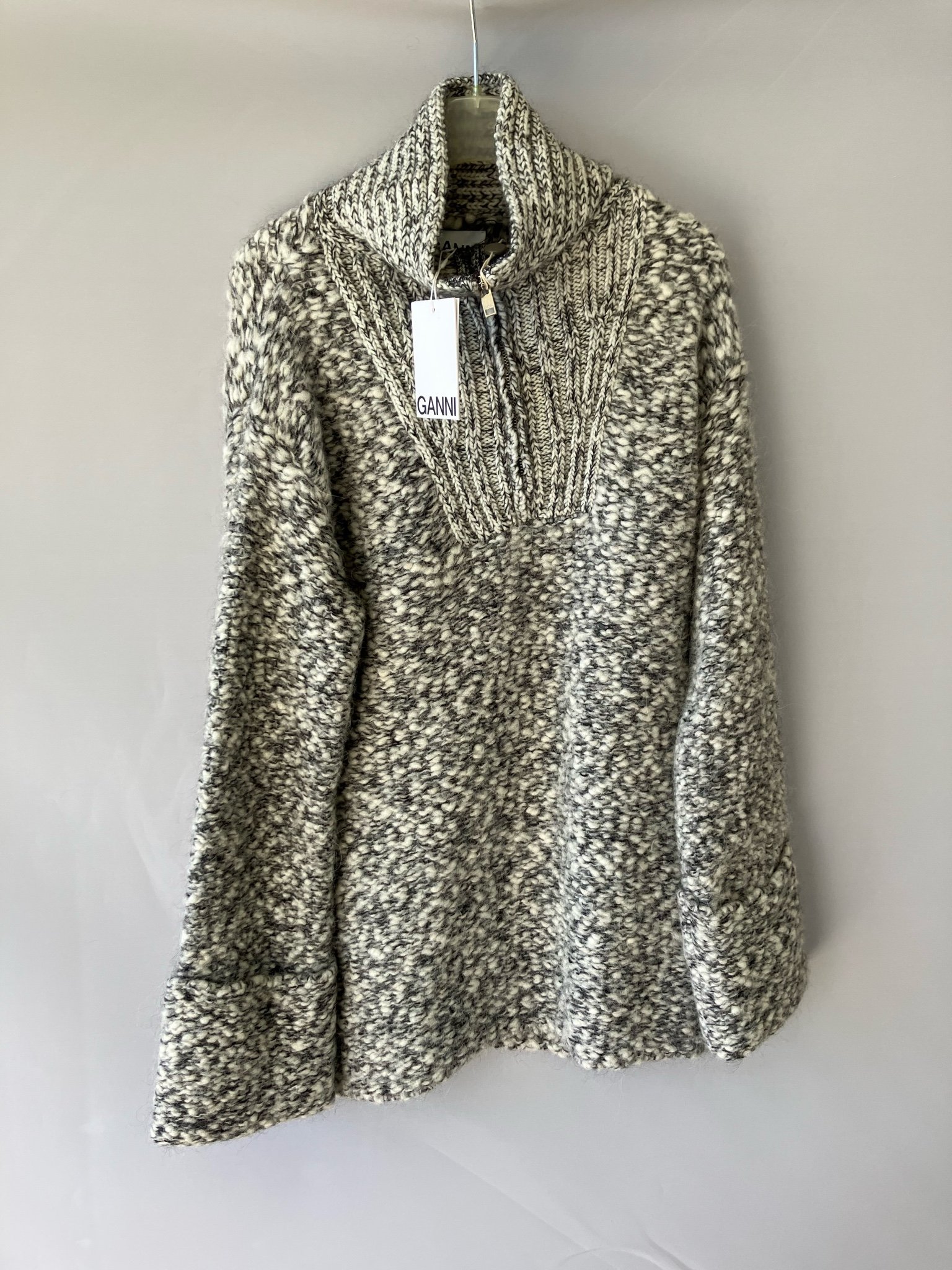 Ganni grå Oanvänd Köp på Tradera (695424171)