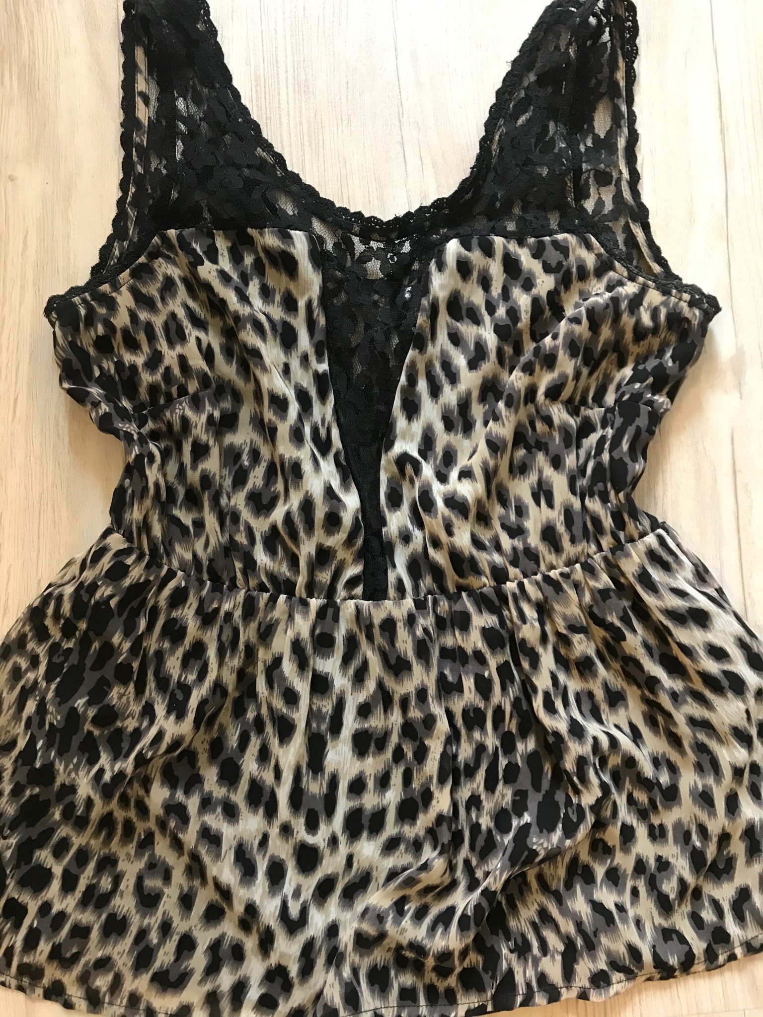 Leopardmönstrad peplum topp stl M