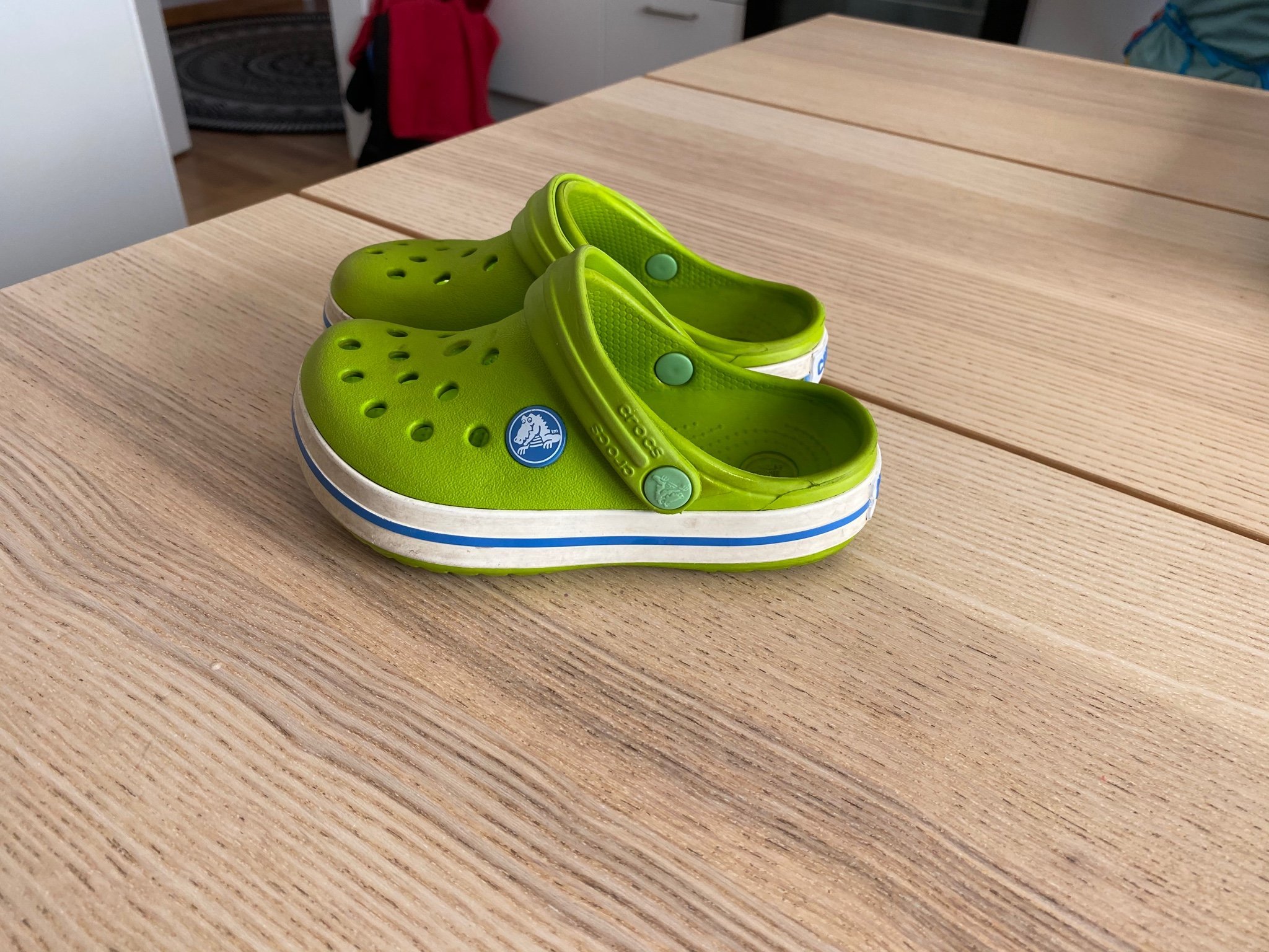 crocs student discount