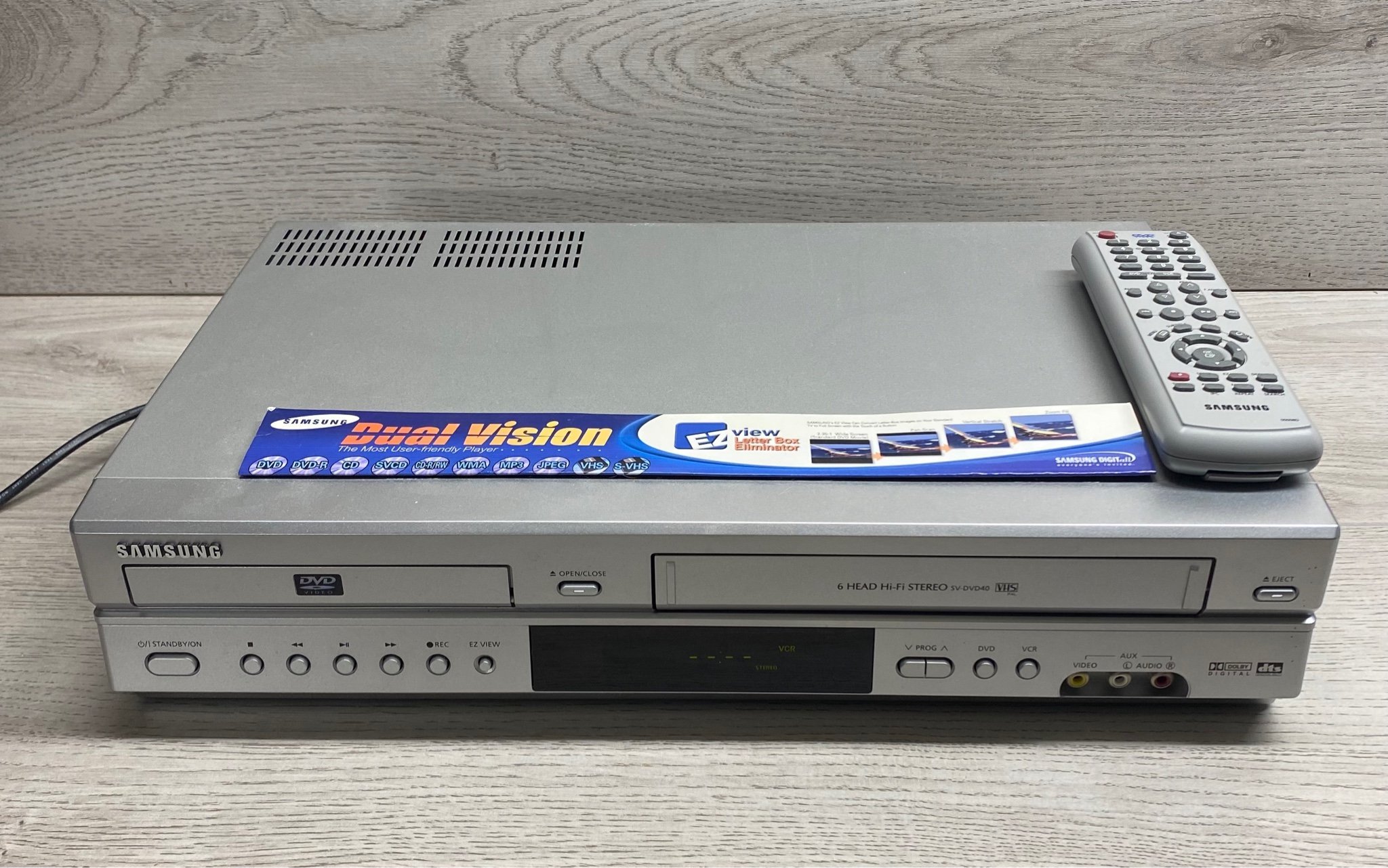 Samsung SVDVD40, DVD & VHS Combo Köp på Tradera (568853084)