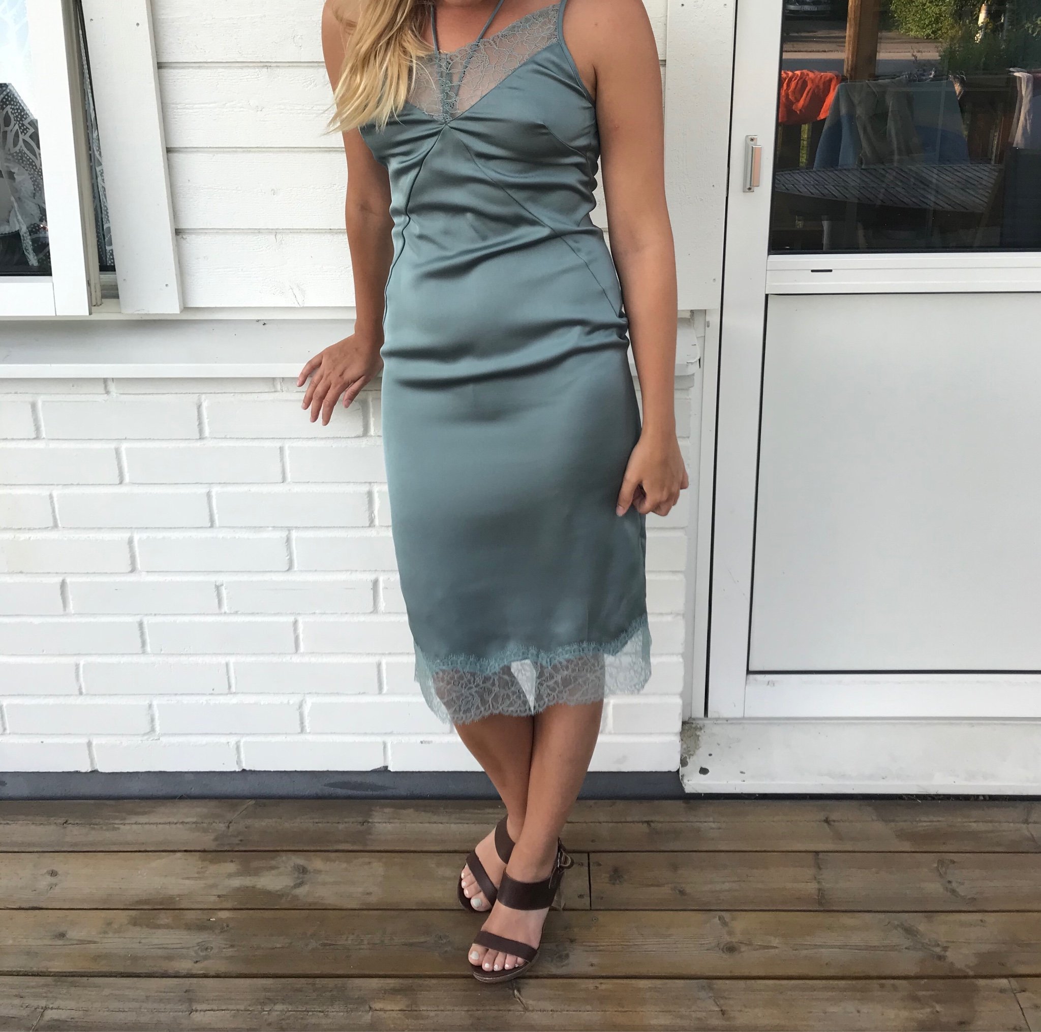 H&M cocktail klänning st 34 (420465497) ᐈ Köp på Tradera H&M cocktail klänning st 34 (420465497) ᐈ Köp på Tradera