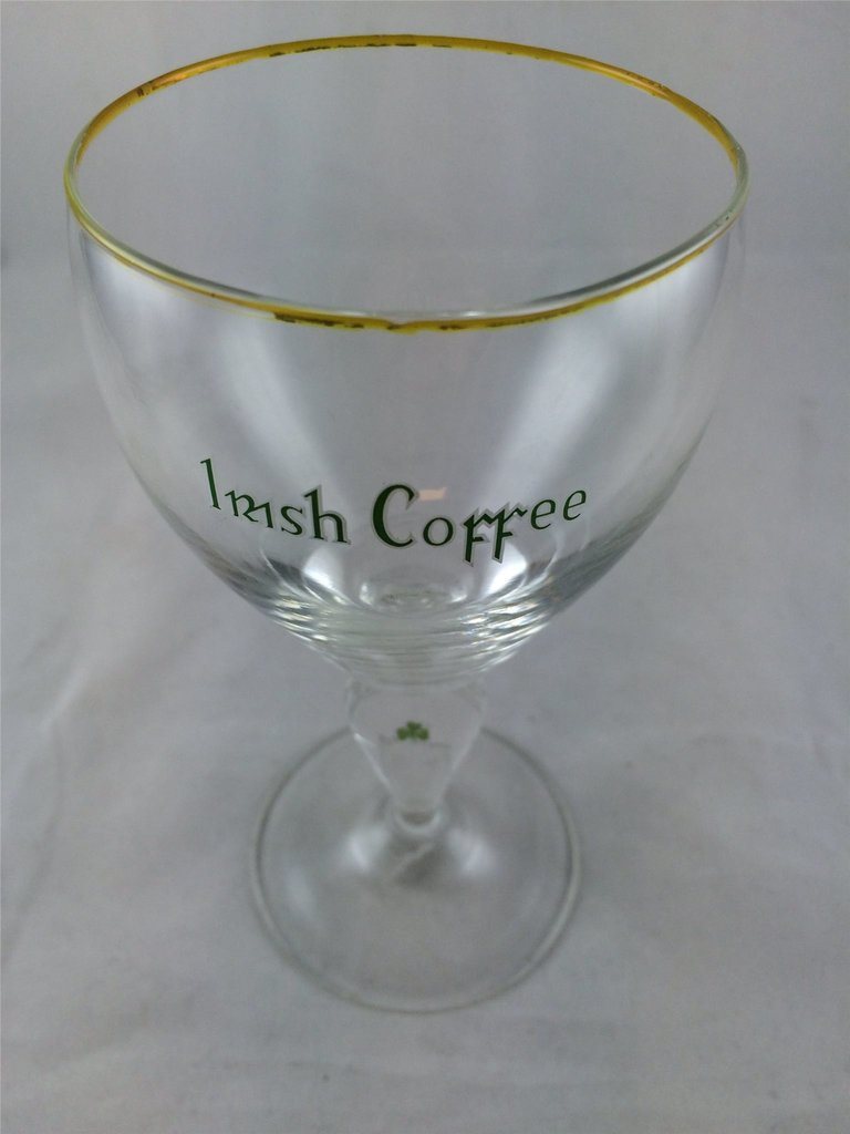 Irish coffee glas med klöver (291646761) ᐈ Dukadebord på Tradera