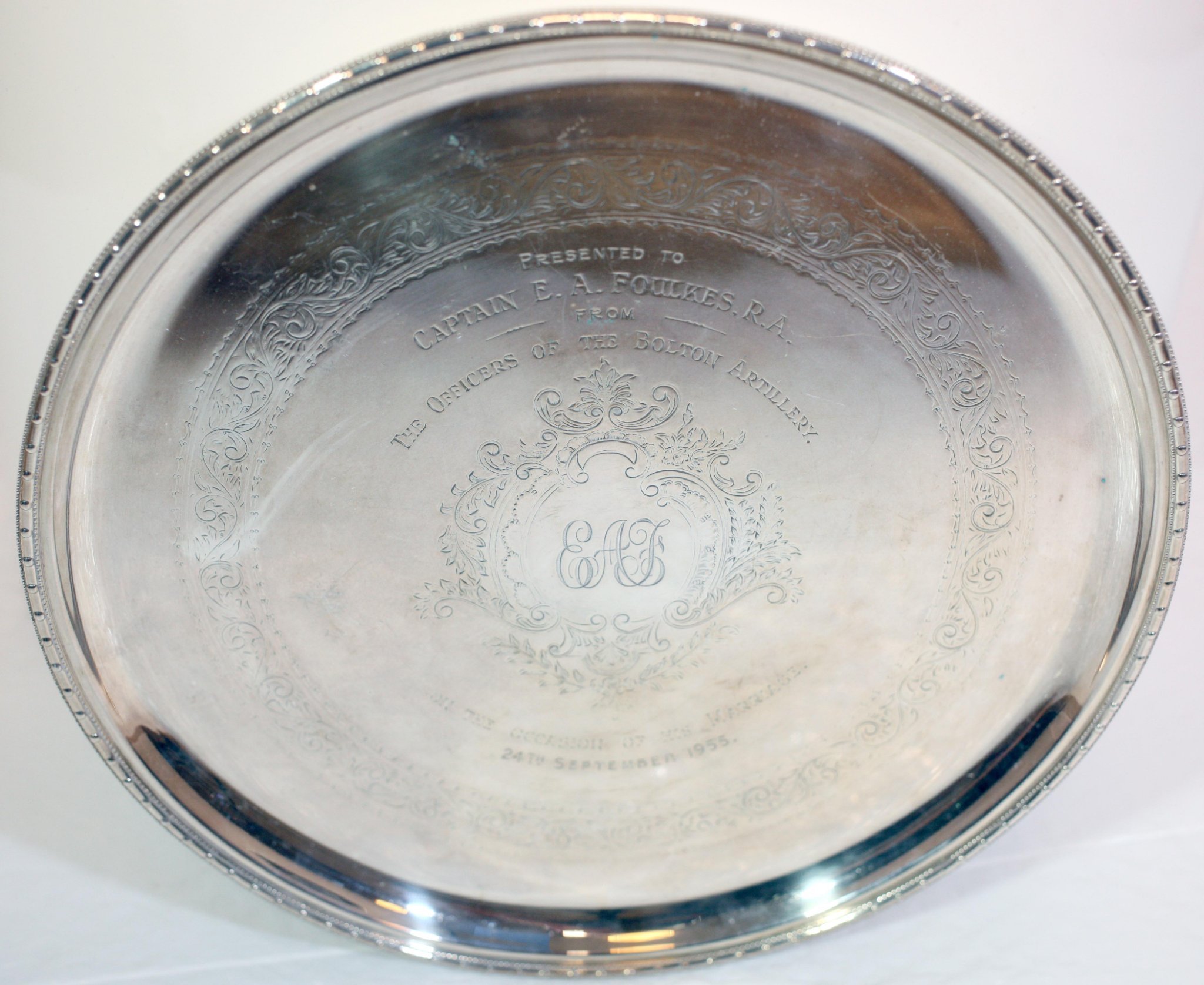 Vintage elektropläterad silverfärgad metallbricka från 1955-Kapten Foulkes