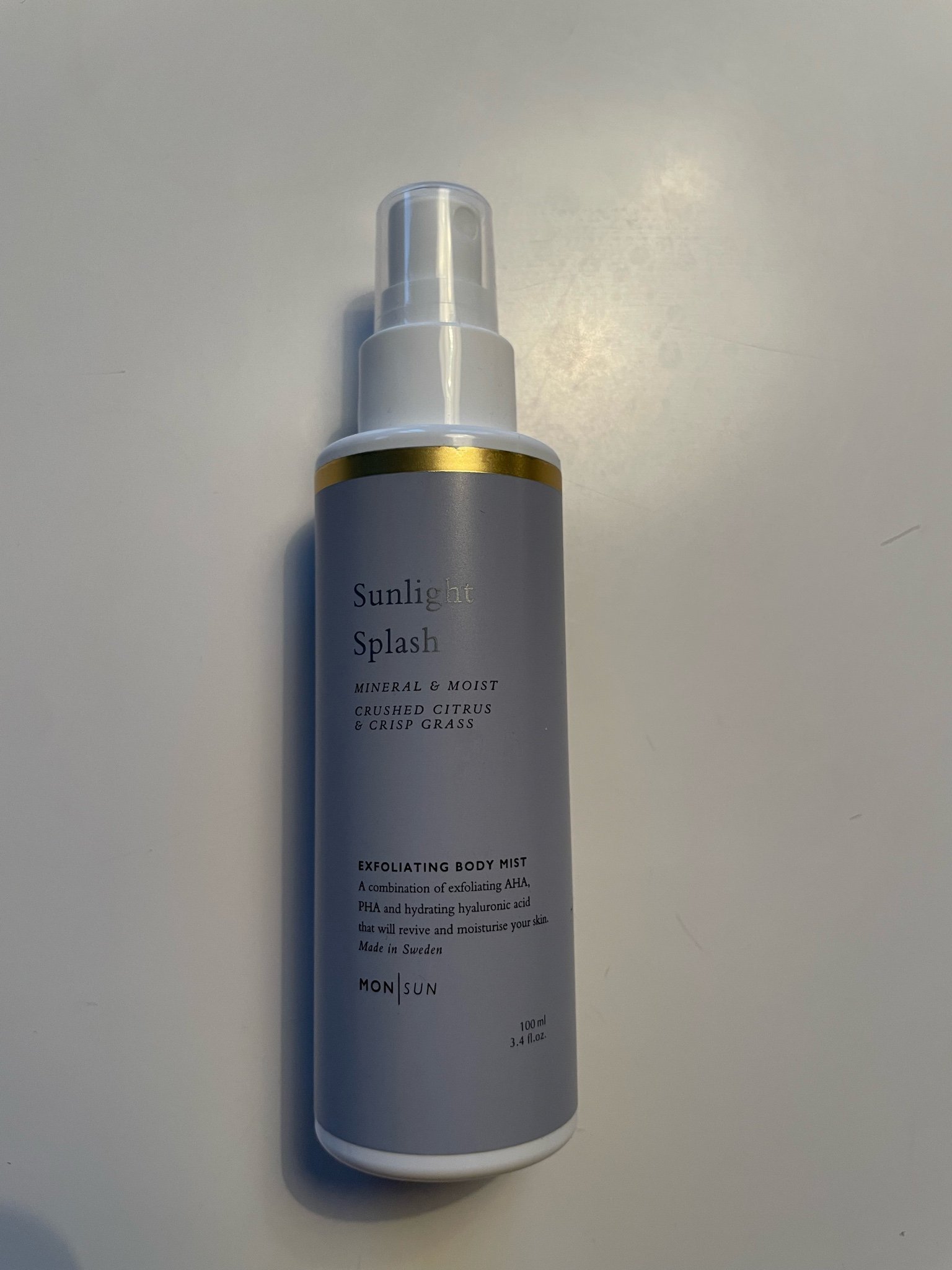 MonSun Sunlight Splash Exfoliating Body Mist 10.. Köp på Tradera