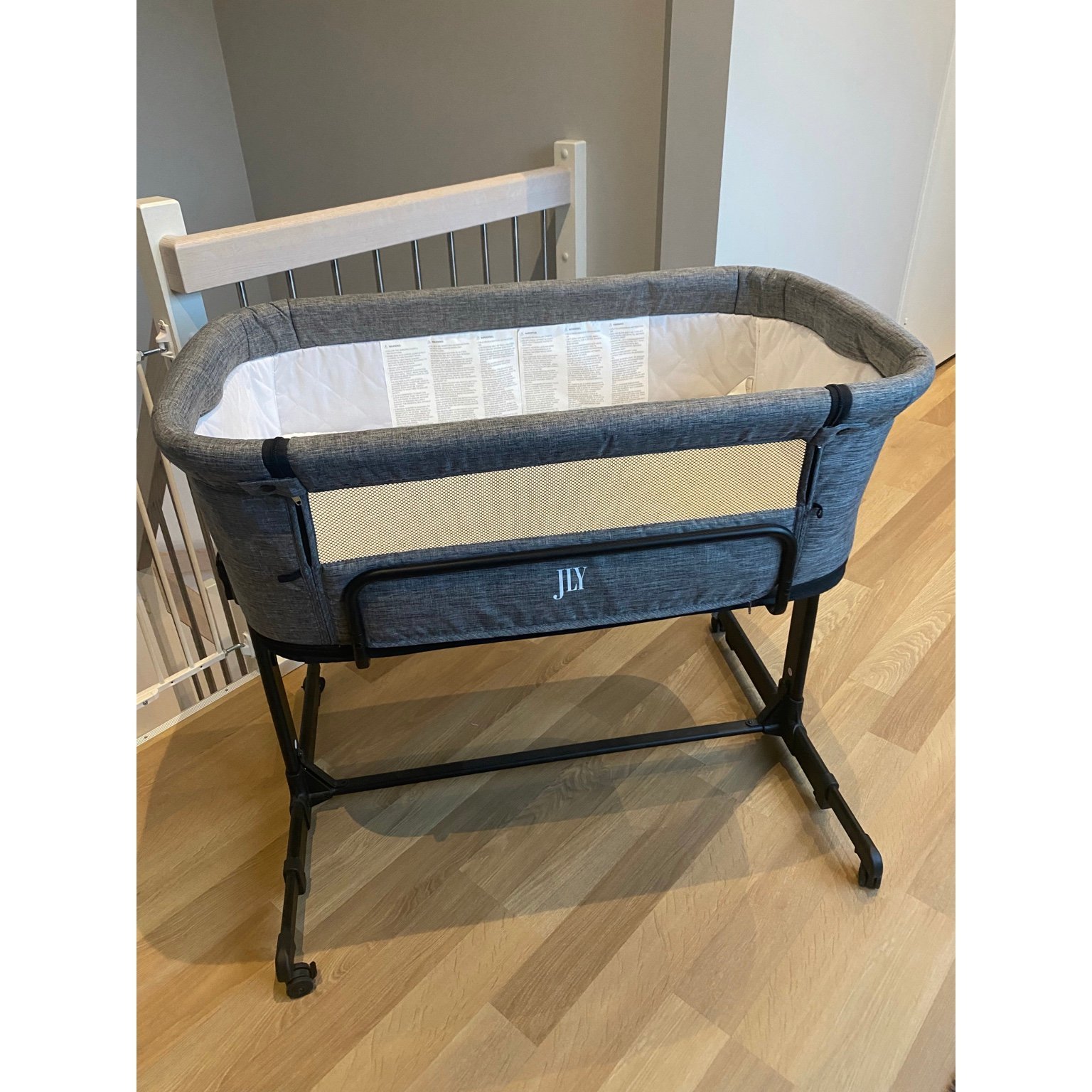 JLY 2in1 bedside crib