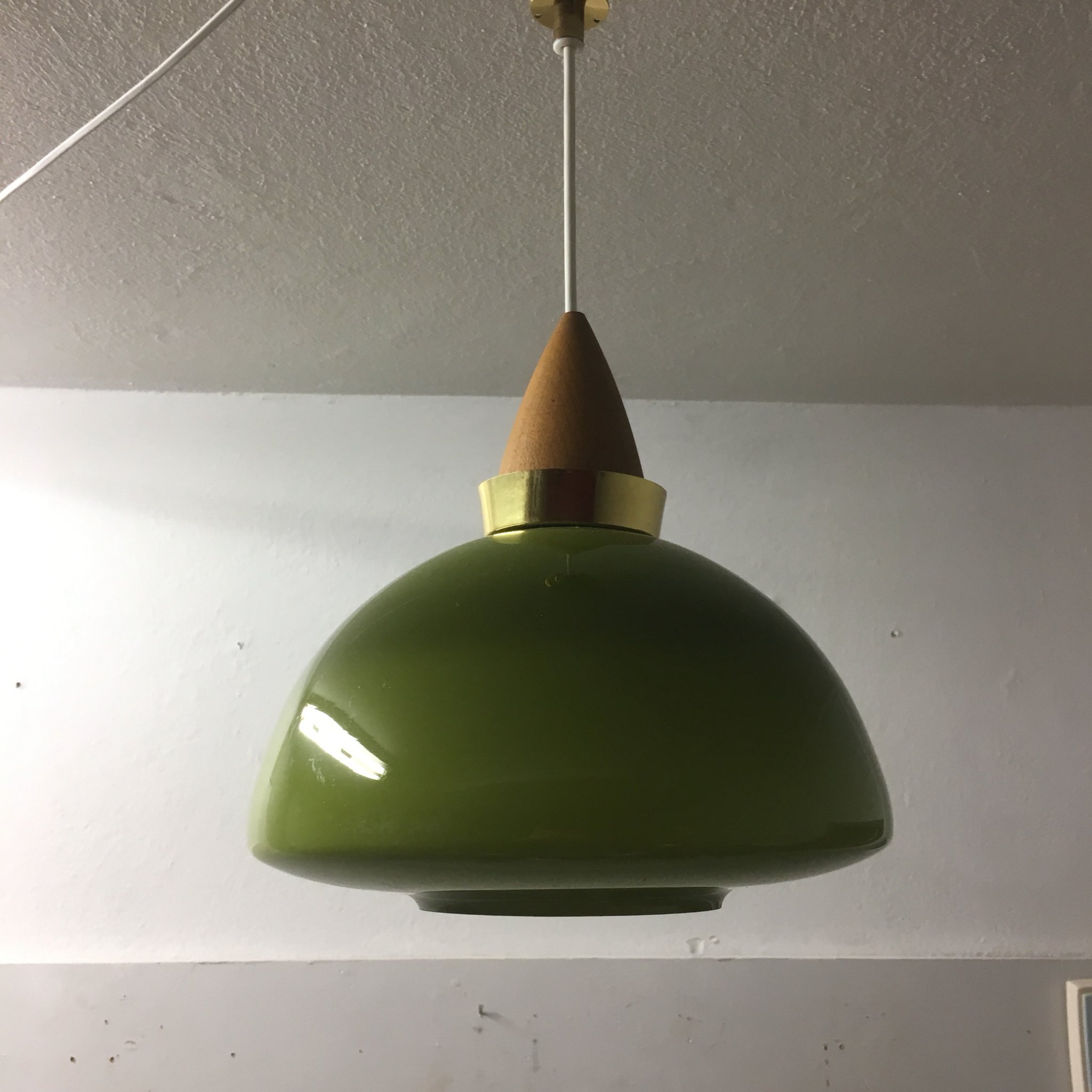 Taklampa, Teak, Mässing&Grönt opalinglas, 1960 talRetro, Se bilder! Taklampa, Teak, Mässing&Grönt opalinglas, 1960 talRetro, Se bilder!