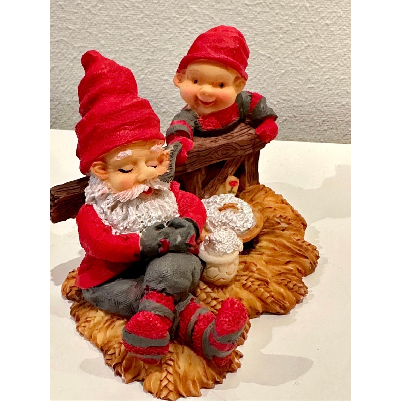 Tomtar Tomte Jul Julsaker Julpynt Köp på Tradera (614654193)