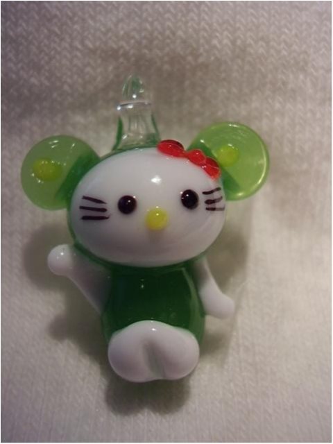 Handmade Lampwork Pendant Cat 28x22mm ** Grön