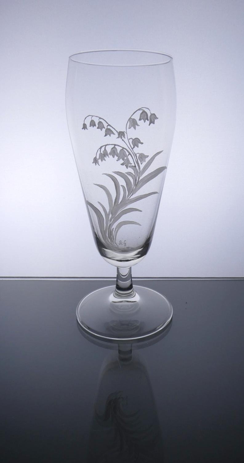 Vas / Glas på Fot Med Handmålad Dekor - Signerad A.G