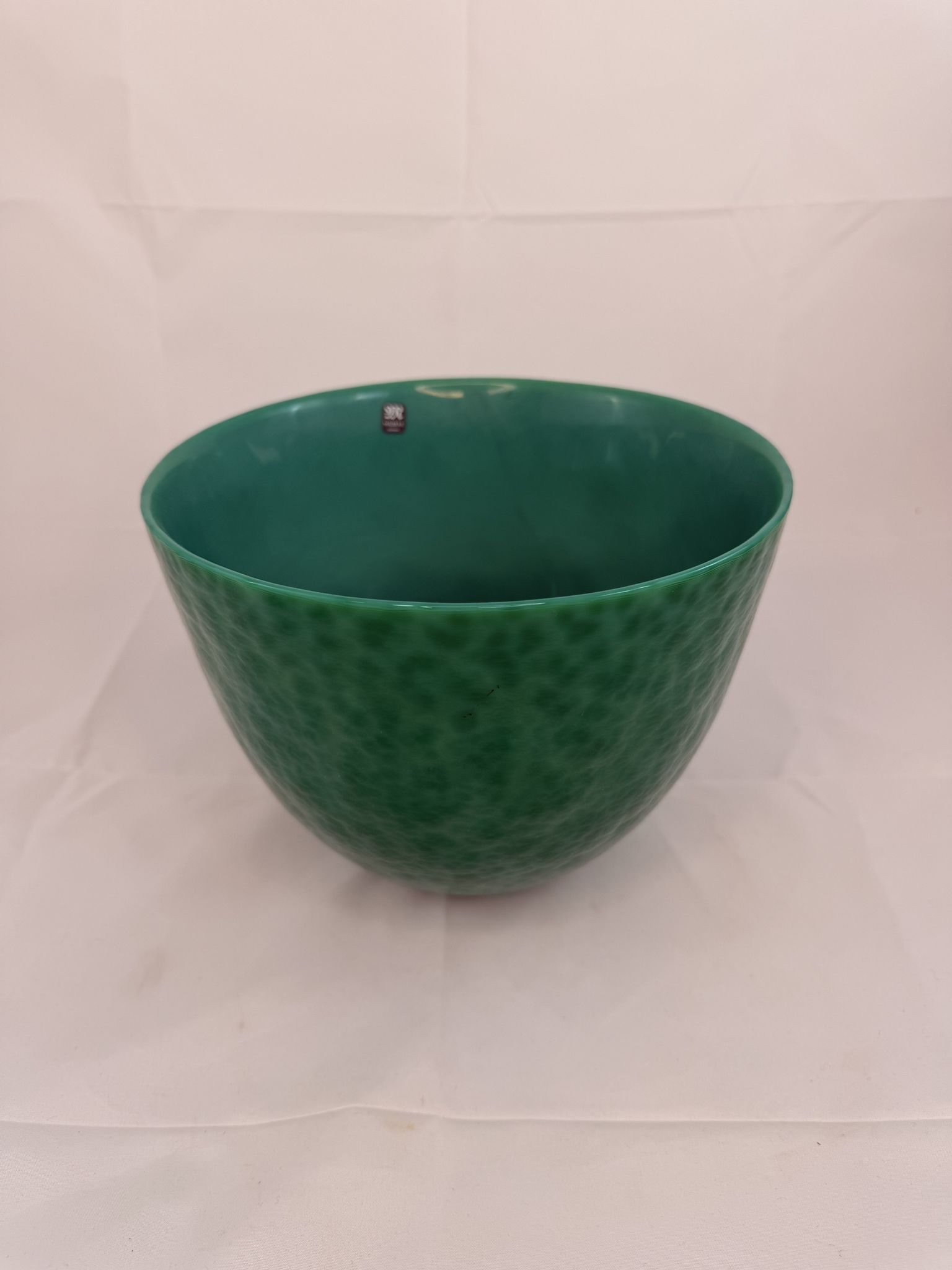 SKÅL I GLAS / KONSTGLAS MÅLERÅS GLASBRUK DESIGN EVA ENGLUND MALAKIT SIGNERAD