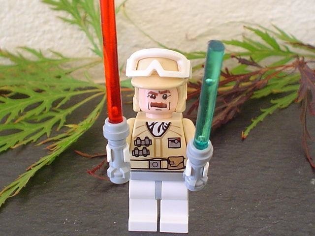 Hoth Officer + 2st Lasersvärd - Star Wars Lego
