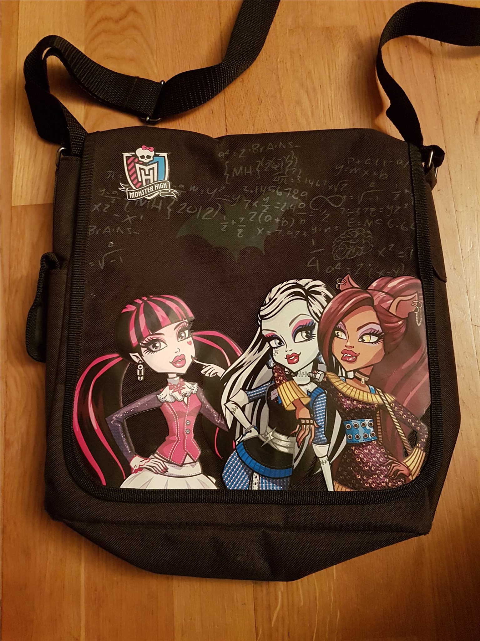 monster high axelväska monster high axelväska