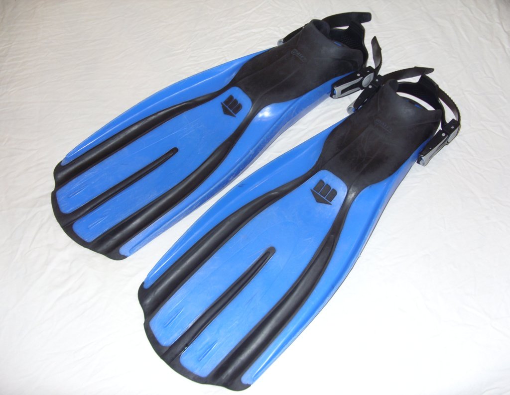 Simfötter Mares Regular 7876B 62 cm längd Divin.. Köp på Tradera