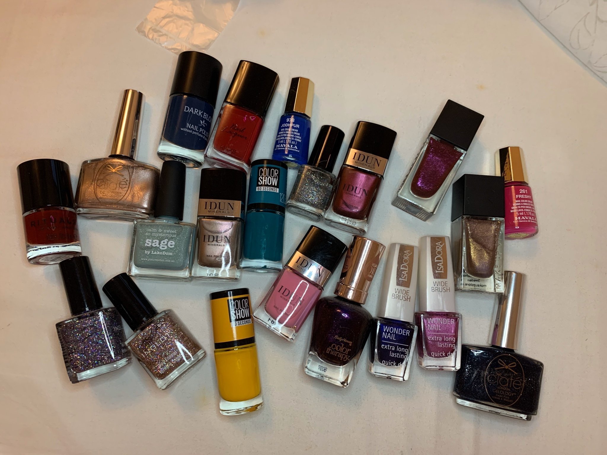 21 nagellack från olika märken!
