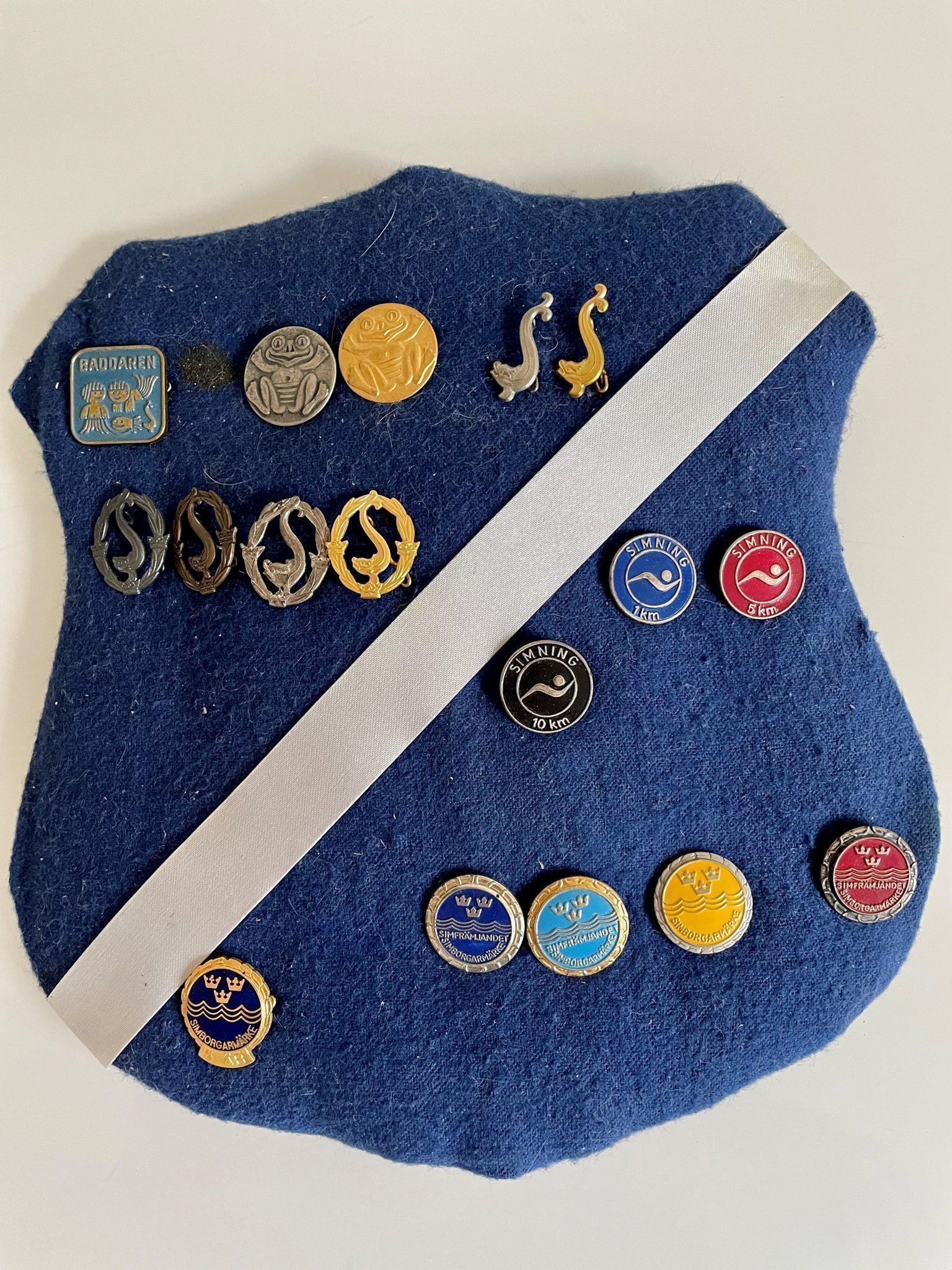 Simmärken på märkessköld Köp på Tradera (568534020)