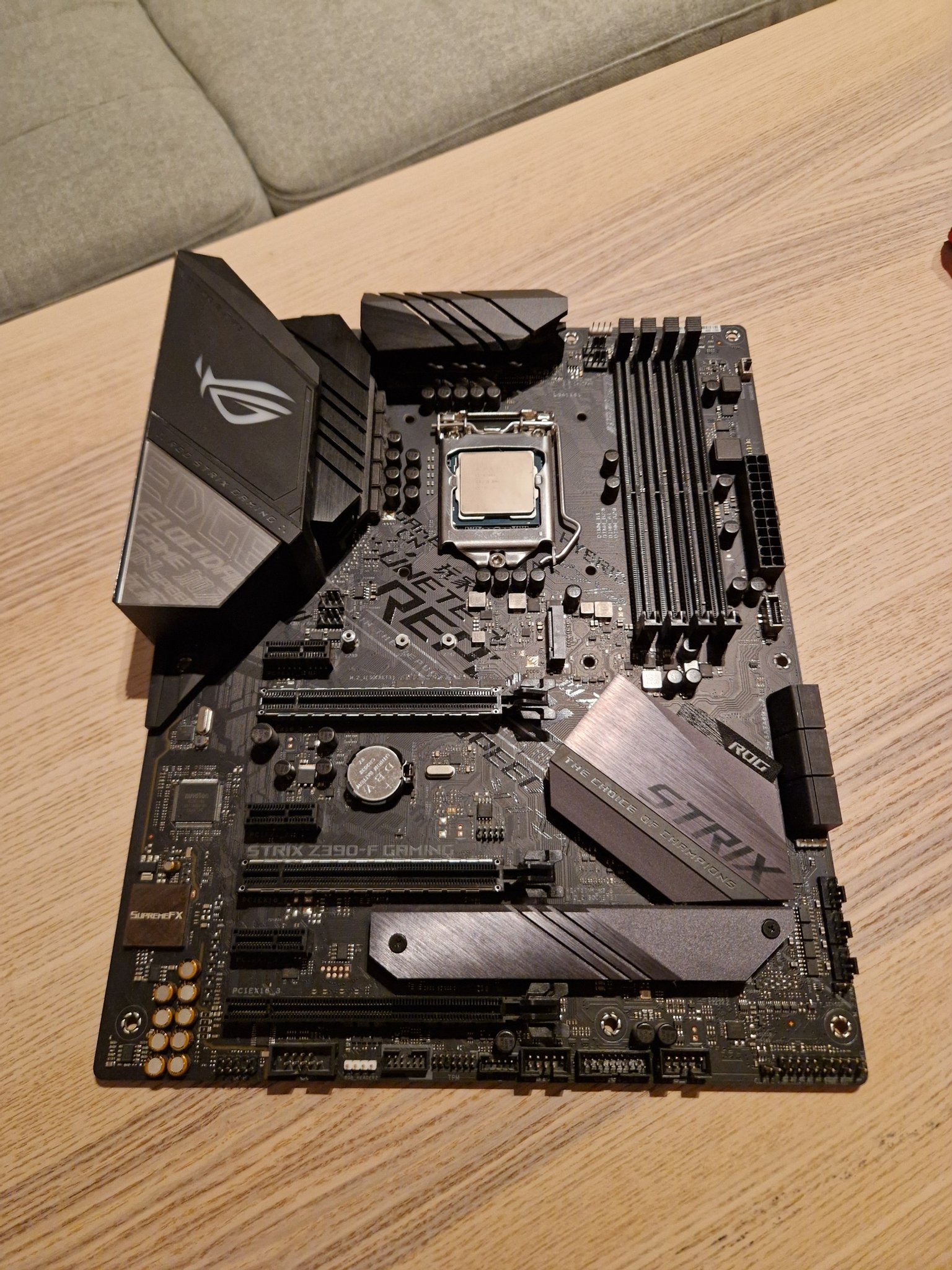 Intel Core i7 9700k + ROG STRIX Z390-F GAMING | Köp på Tradera