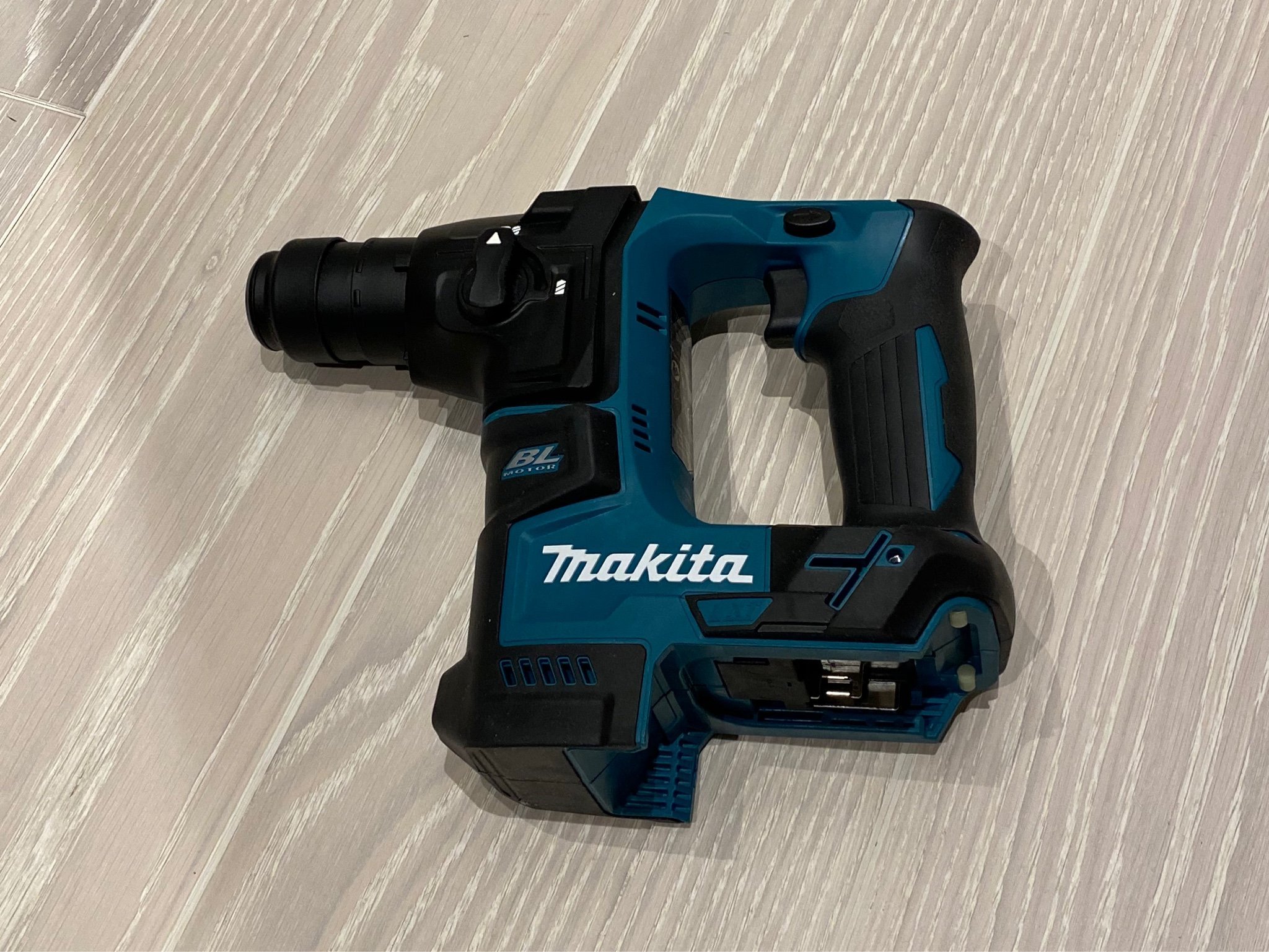 Ny Makita 18v dhr171 (423299518) ᐈ Köp på Tradera Makita DHR171Z Borrhammare 18V