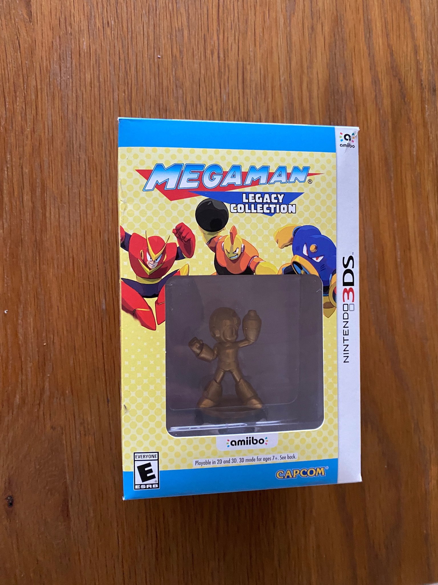 アミーボ ロックマン amiibo 任天堂 カプコン ゴールド メガマン