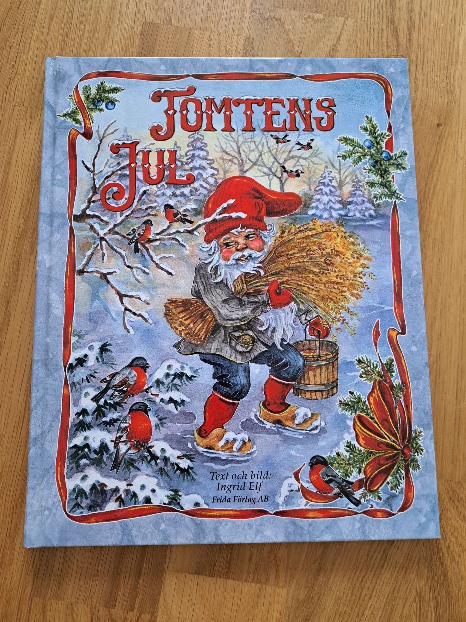 Se produkter som liknar Bok Tomtens jul på Tradera (617485917)