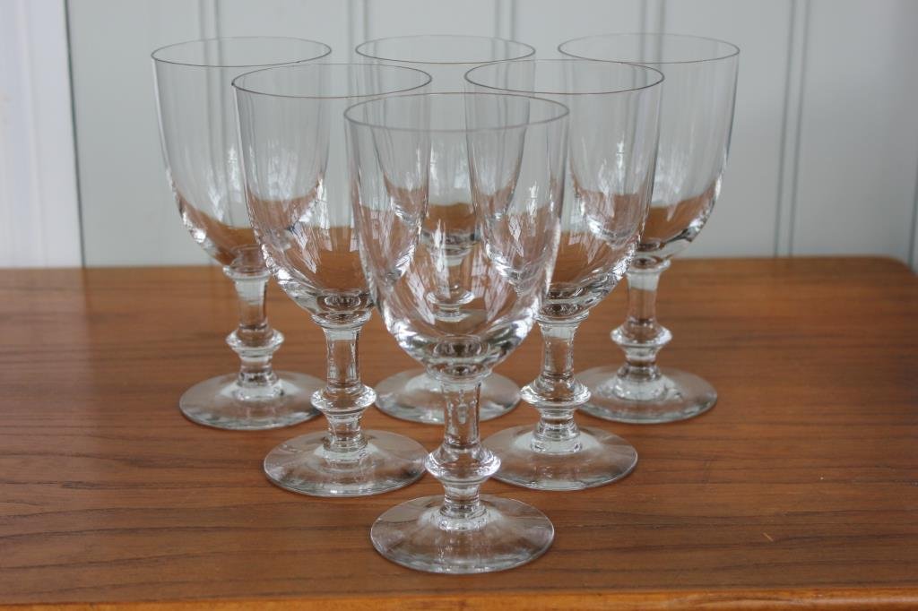Antika vinglas. Knappmodell (392847231) </div>
</div>
</div>
</div>
</div>
</div>
<div class=