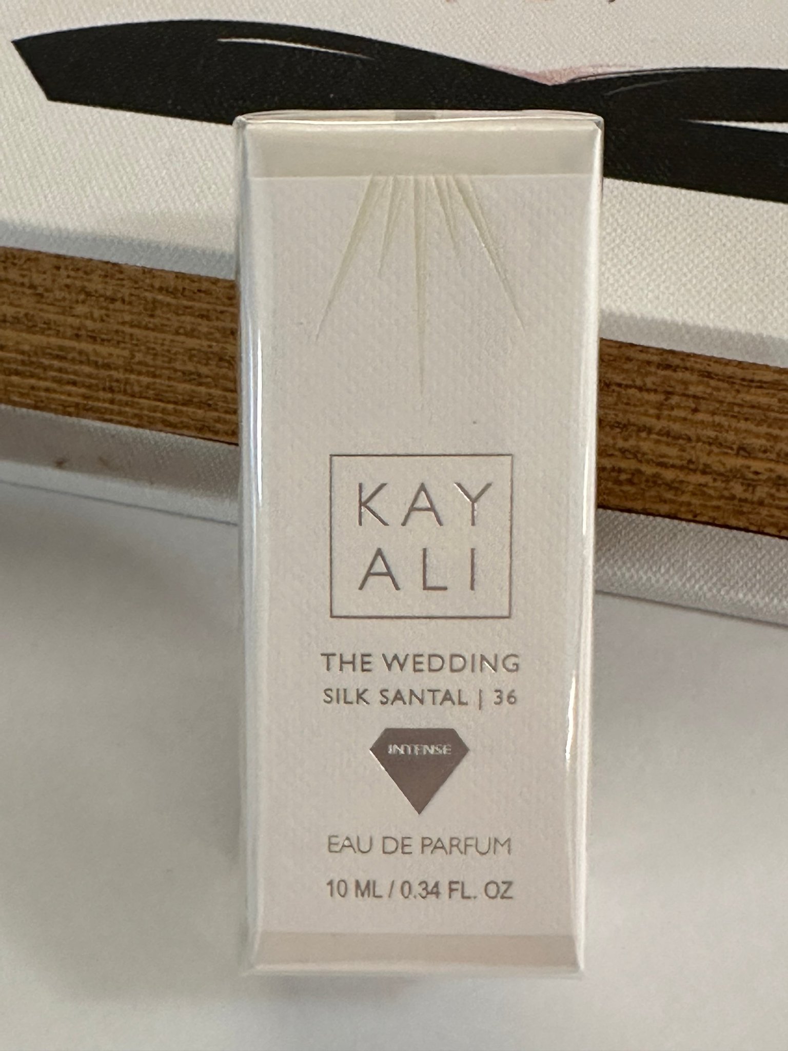 Kayali The Kayali Wedding Silk Santal 36 Limi.. Köp på Tradera (629990387)