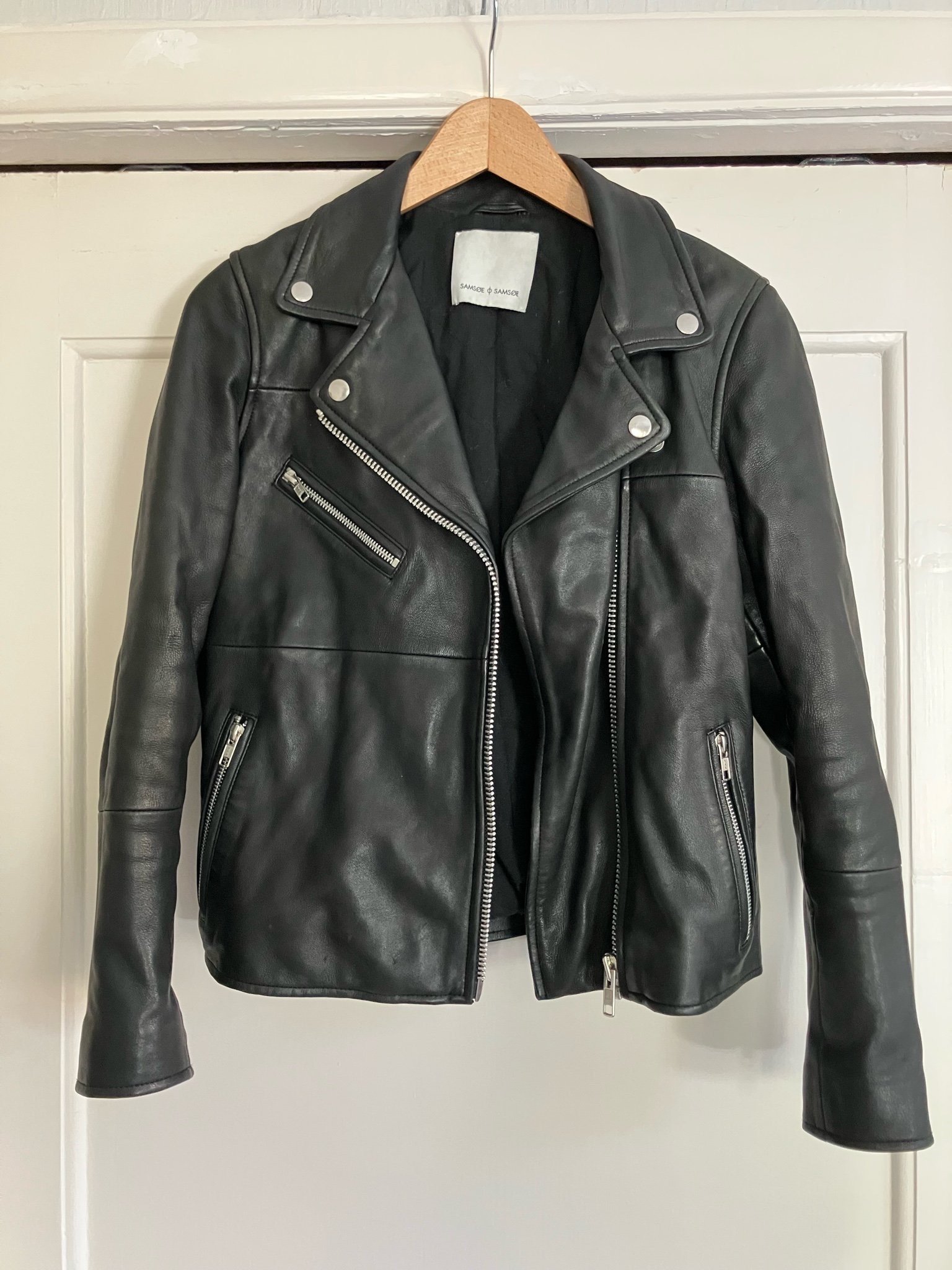 Se produkter som liknar Samsøe Samsøe Tautou svart på Tradera