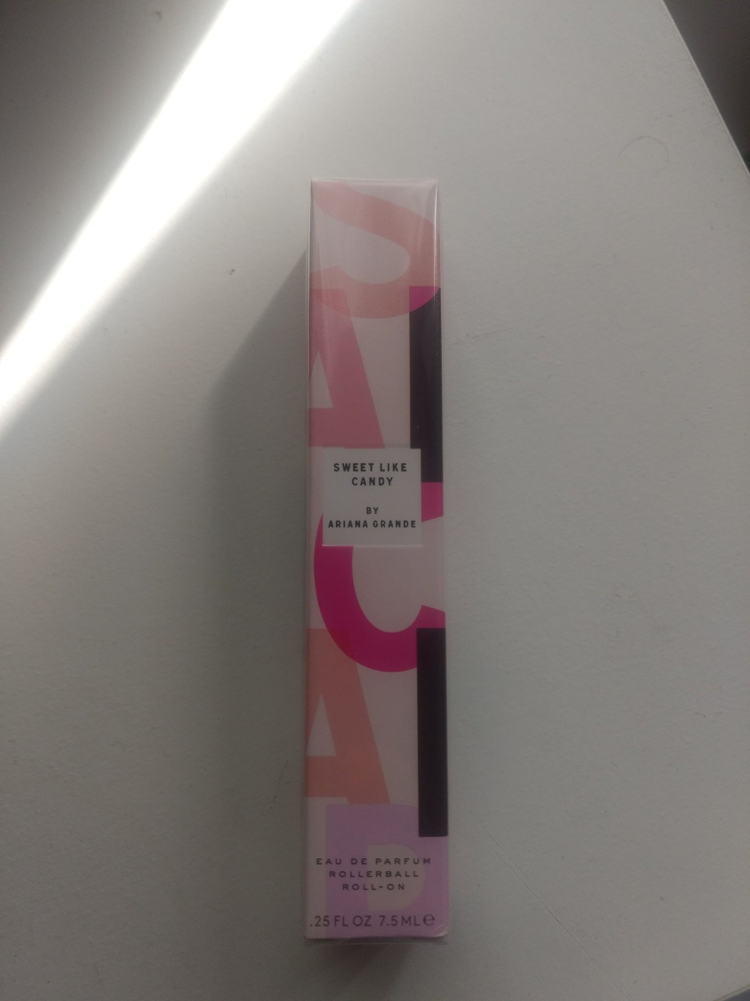 Ariana Grande *Sweet like Candy* edp 7.5 ml. In.. (410140809 Köp Ariana Grande Sweet Like Candy Rollerball Roll on, 7 ml