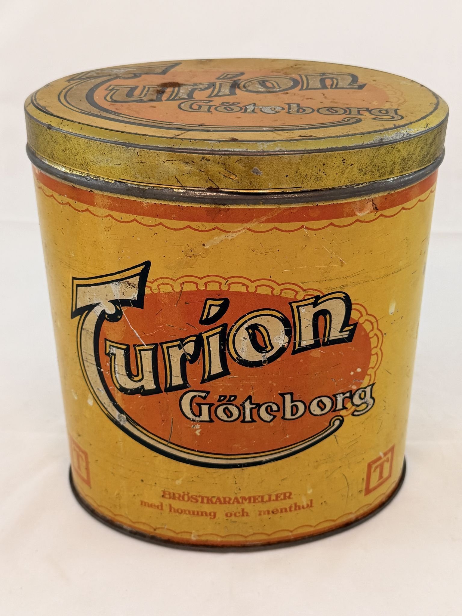 NR53 ÄLDRE BURK PLÅTBURK LITOGRAFERAD BLECKPLÅT TURION GÖTEBORG GODISBURK