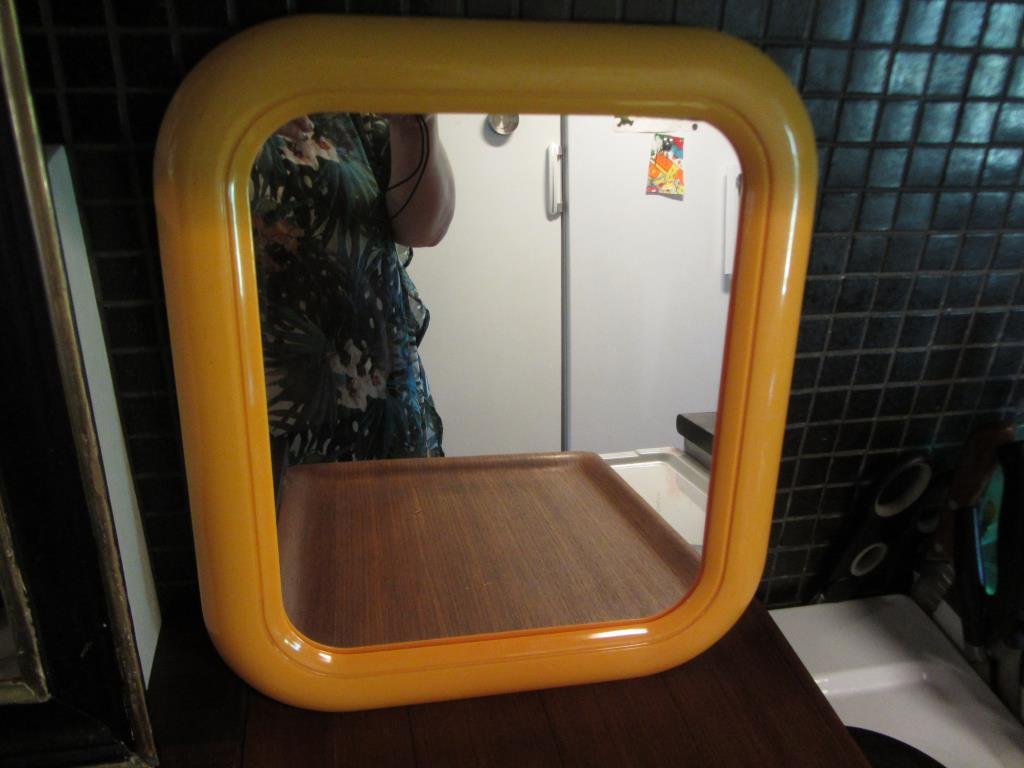 Spegel Gul Plast Retro 70-tal Finnmirror Finland Väggspegel